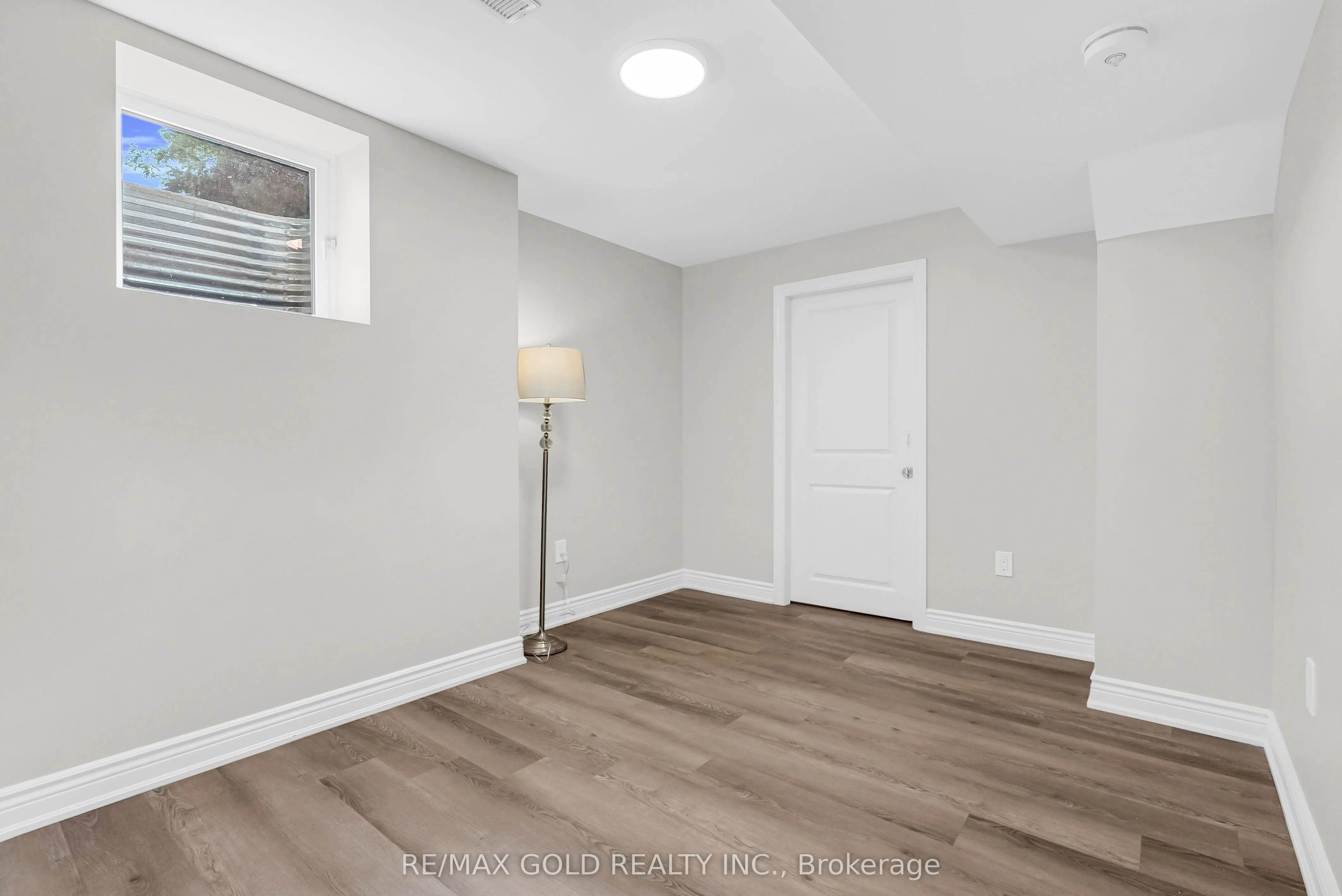 2901 Gardenview Crescent