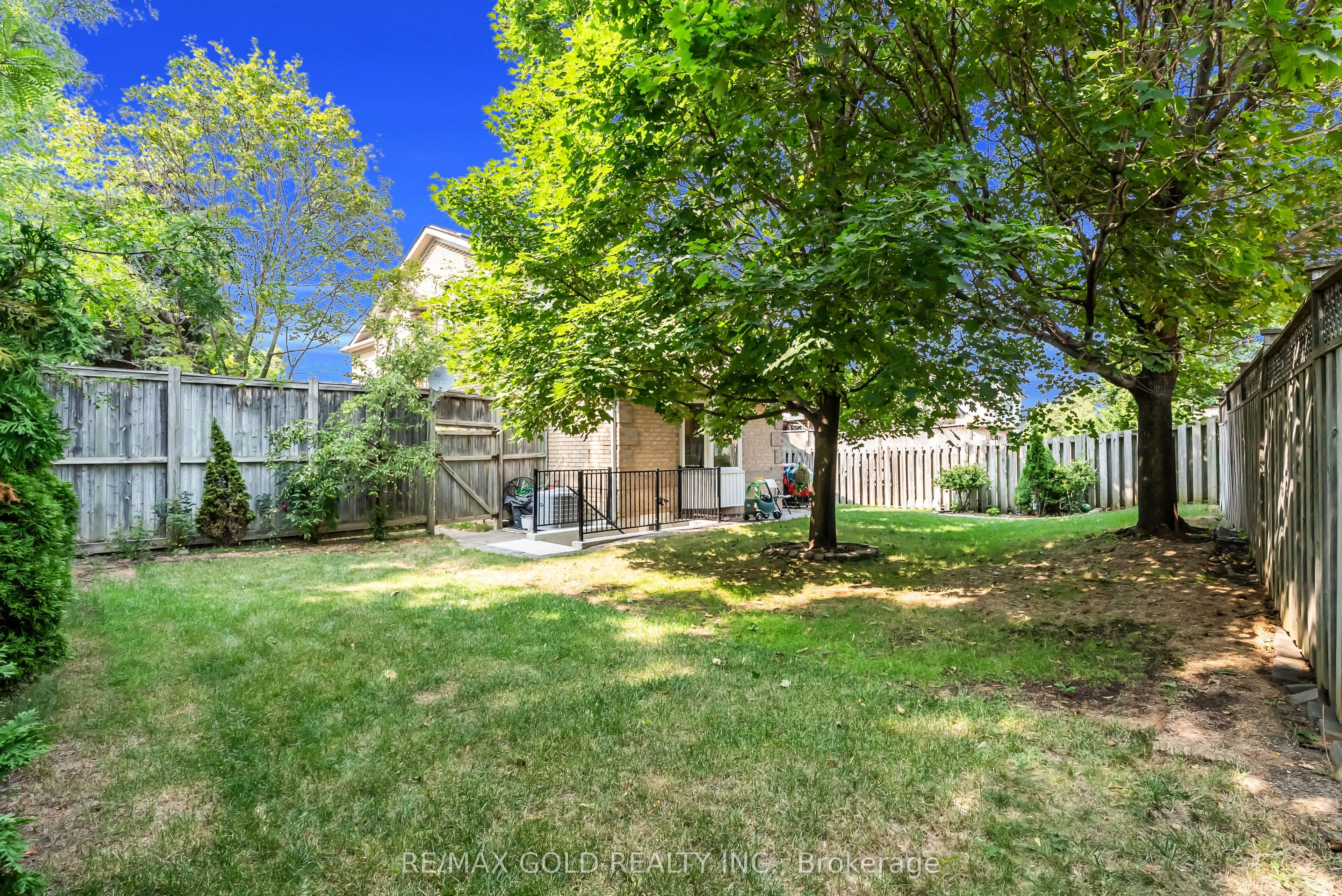 2901 Gardenview Crescent