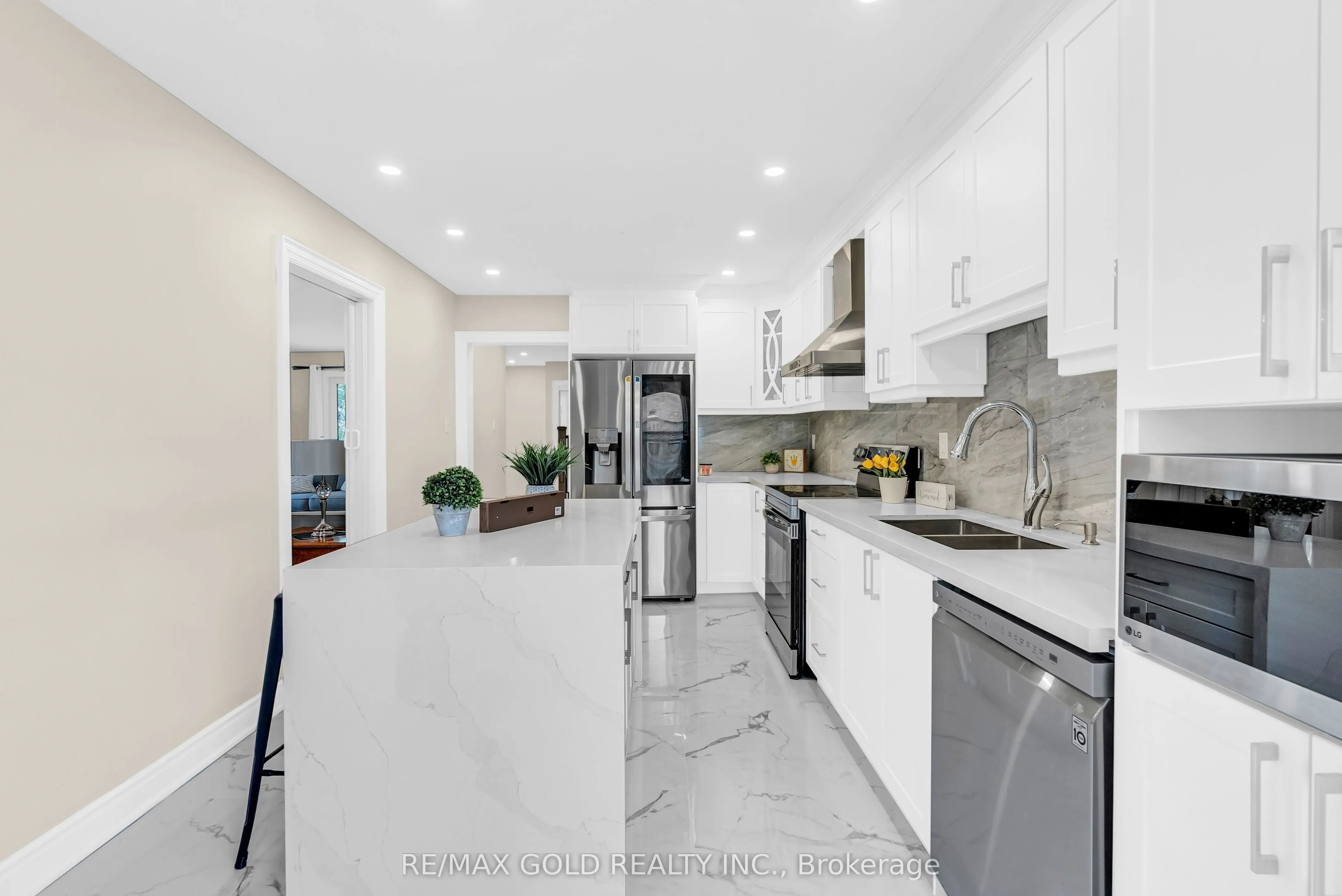 2901 Gardenview Crescent