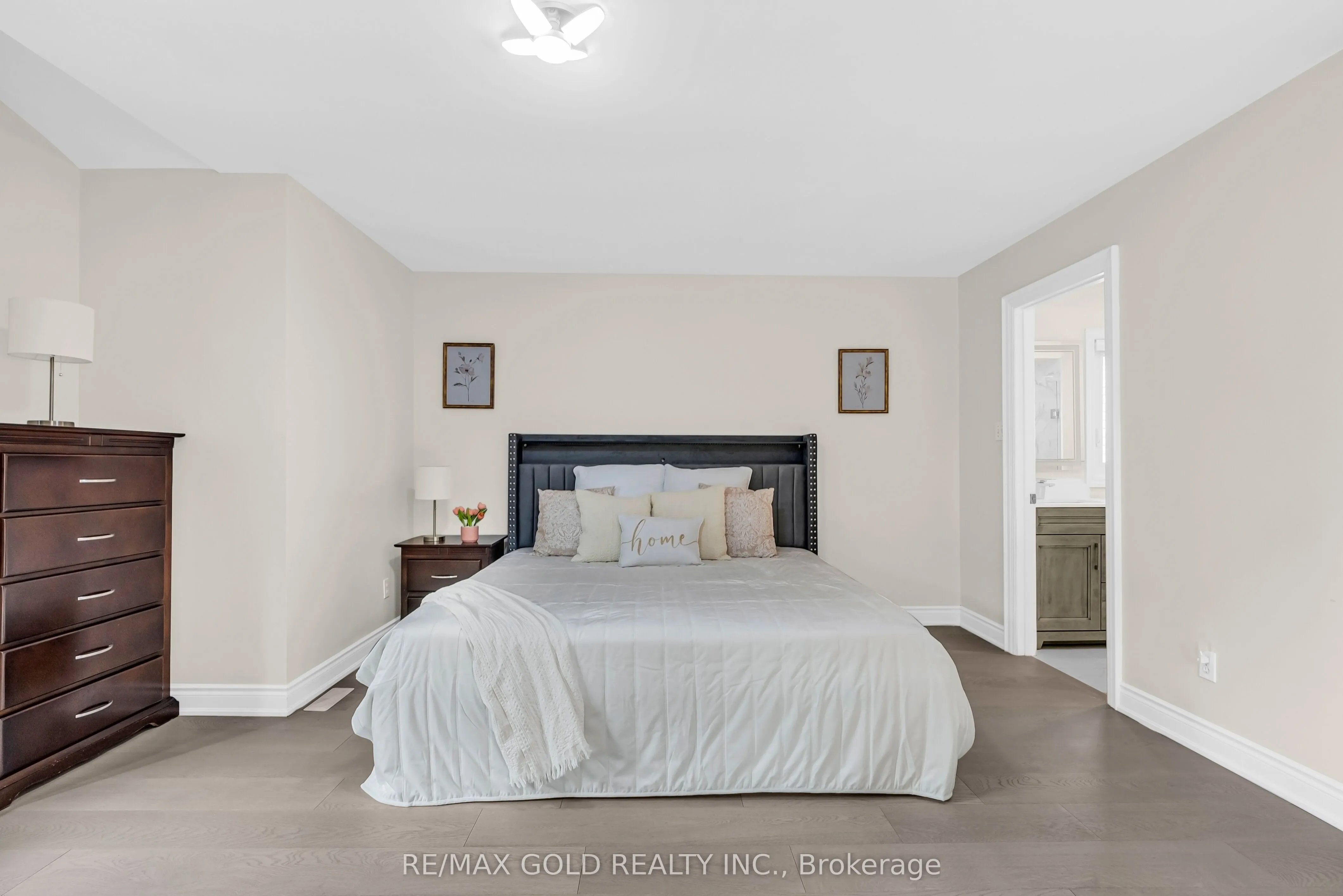 2901 Gardenview Crescent