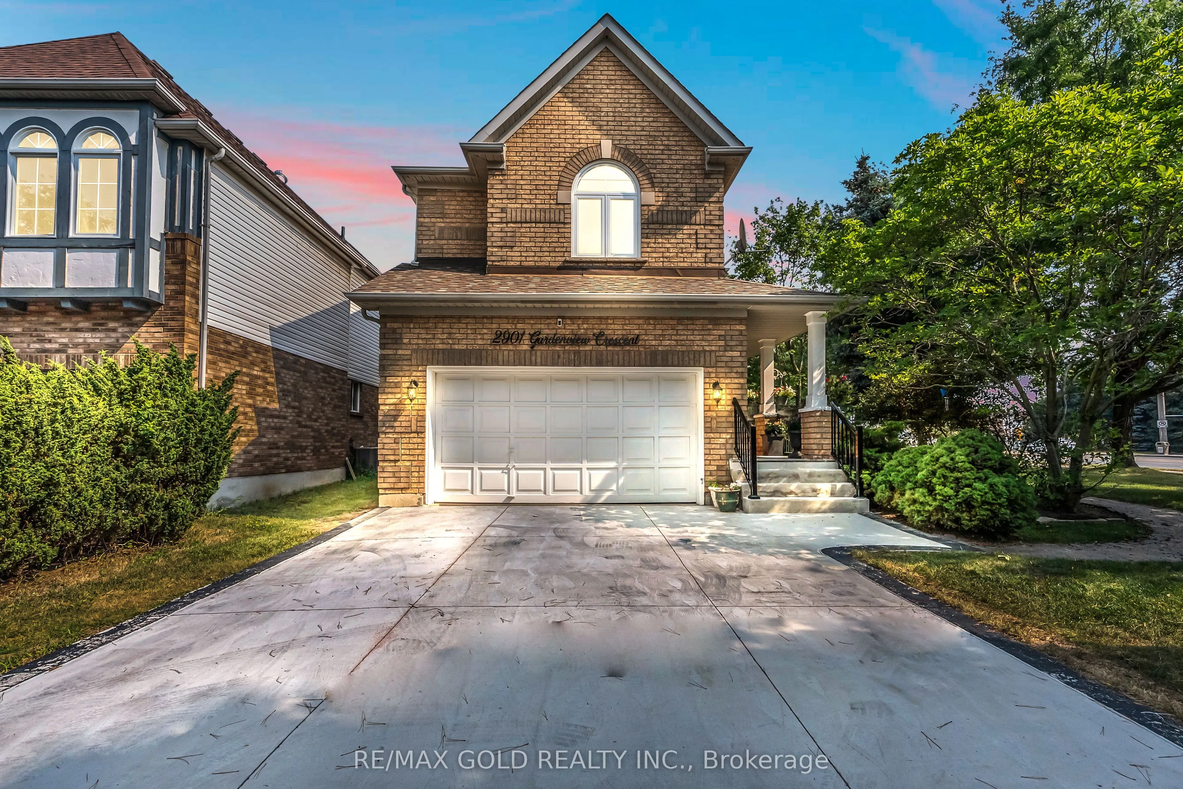 2901 Gardenview Crescent
