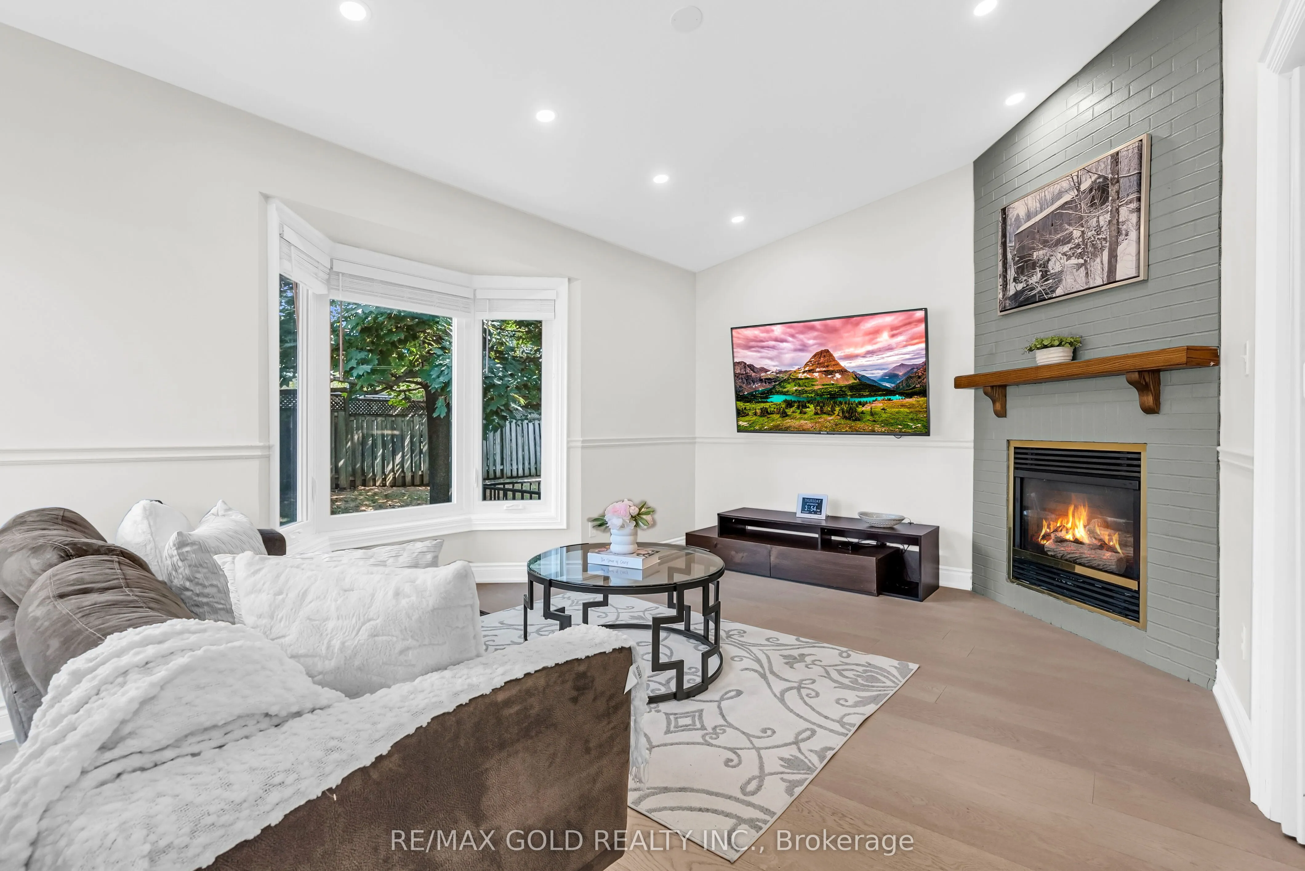 2901 Gardenview Crescent