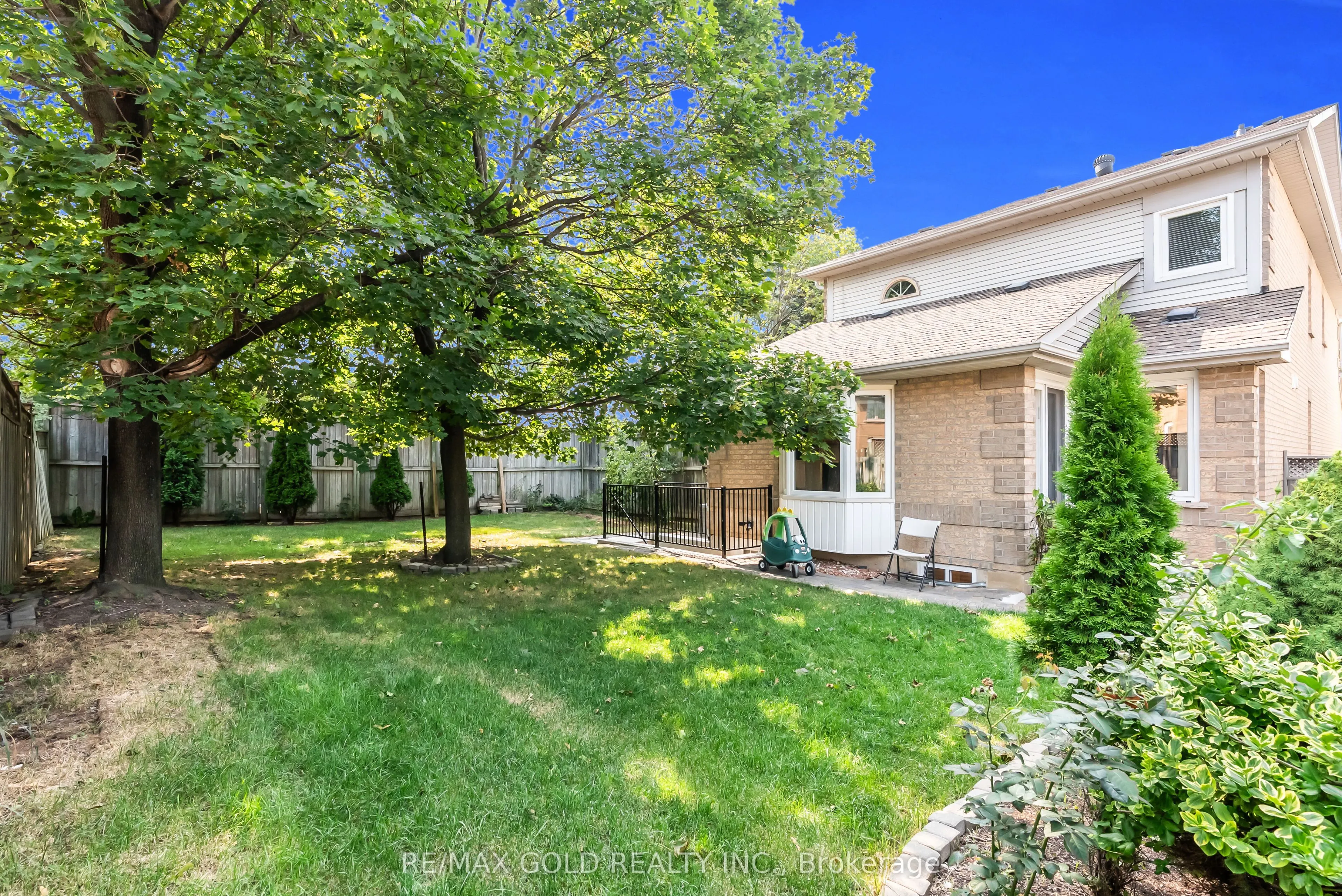 2901 Gardenview Crescent