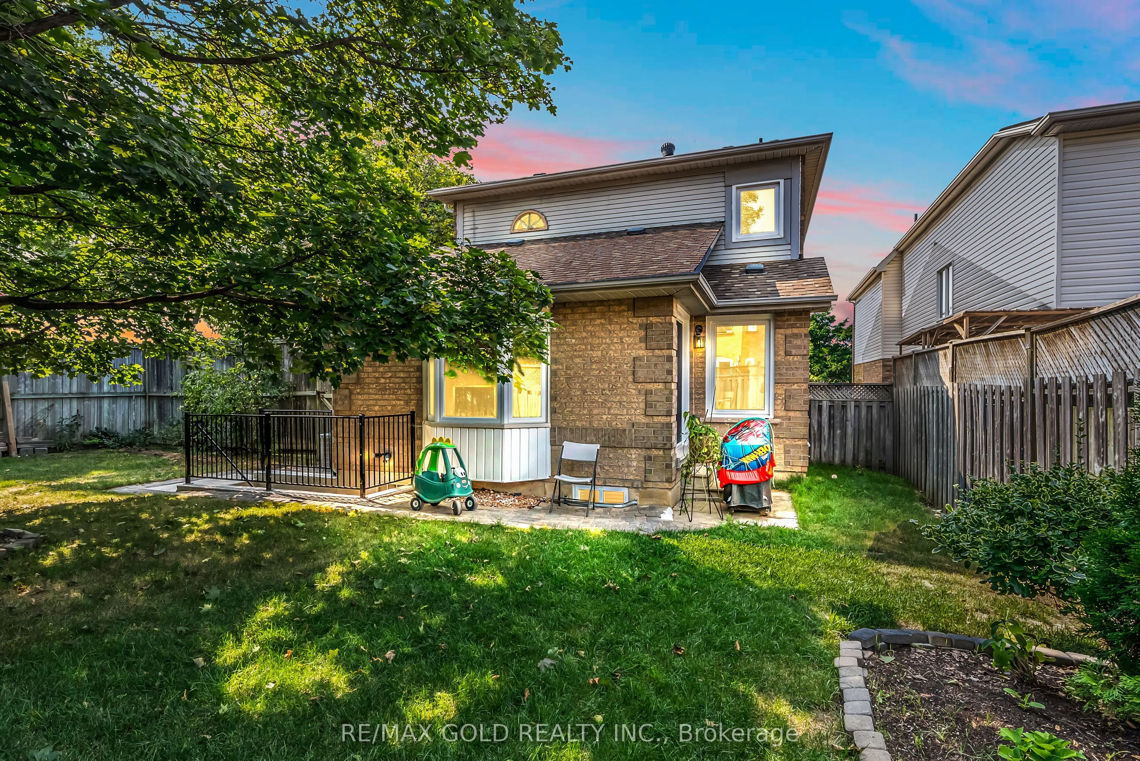 2901 Gardenview Crescent
