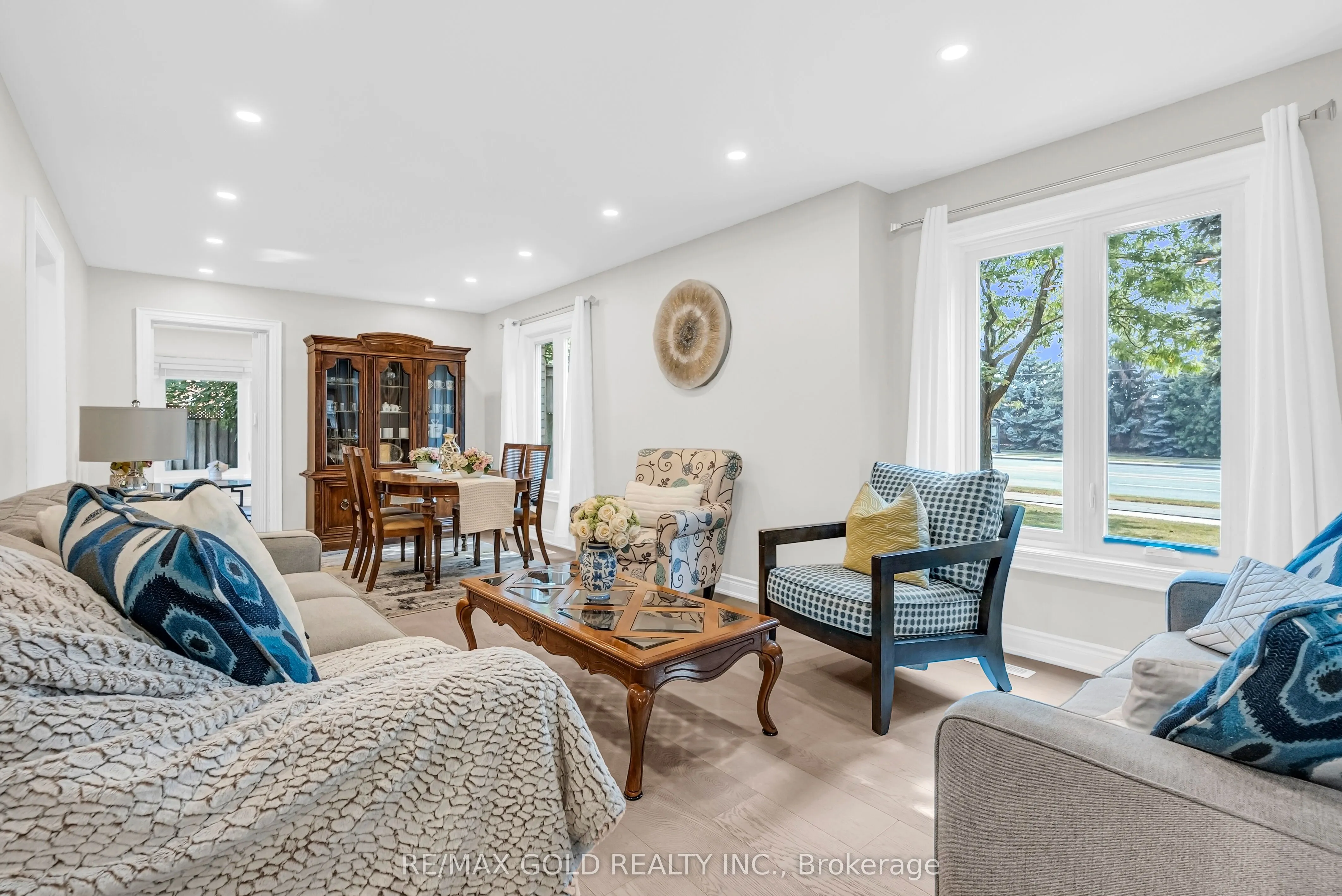 2901 Gardenview Crescent