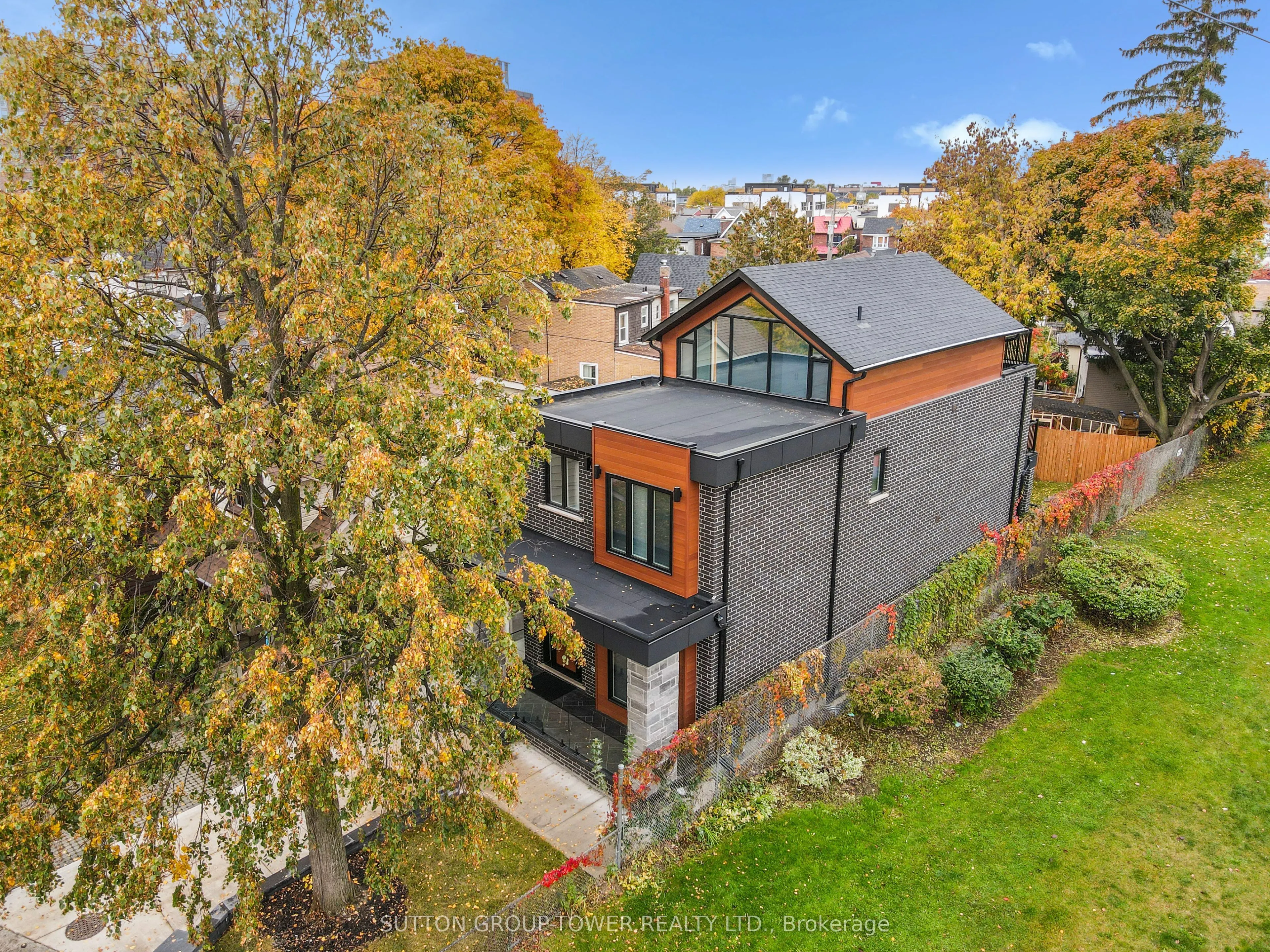48 Silverthorn Avenue
