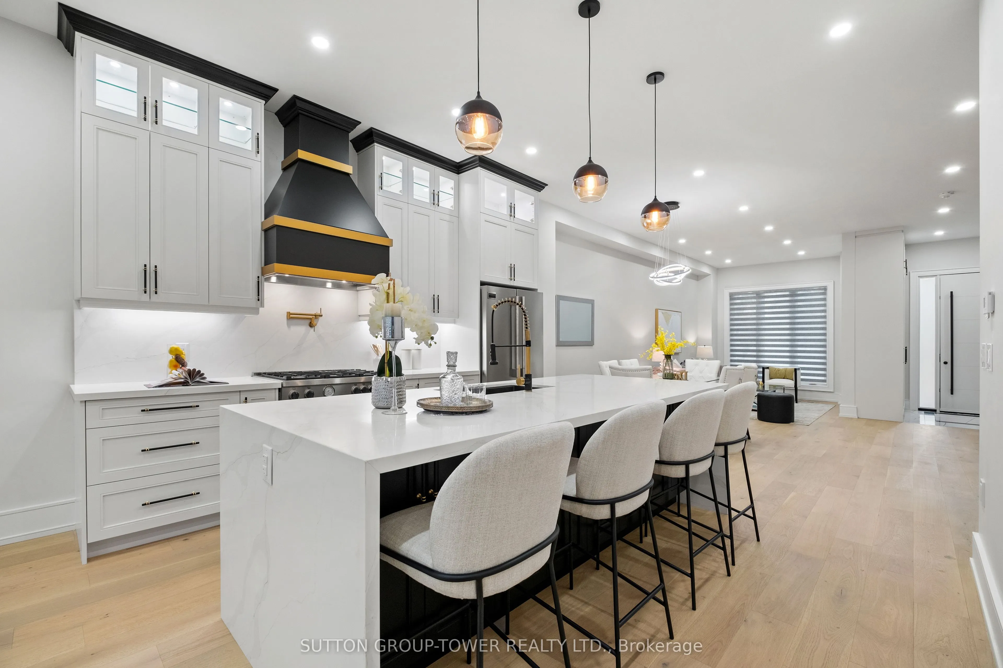 48 Silverthorn Avenue