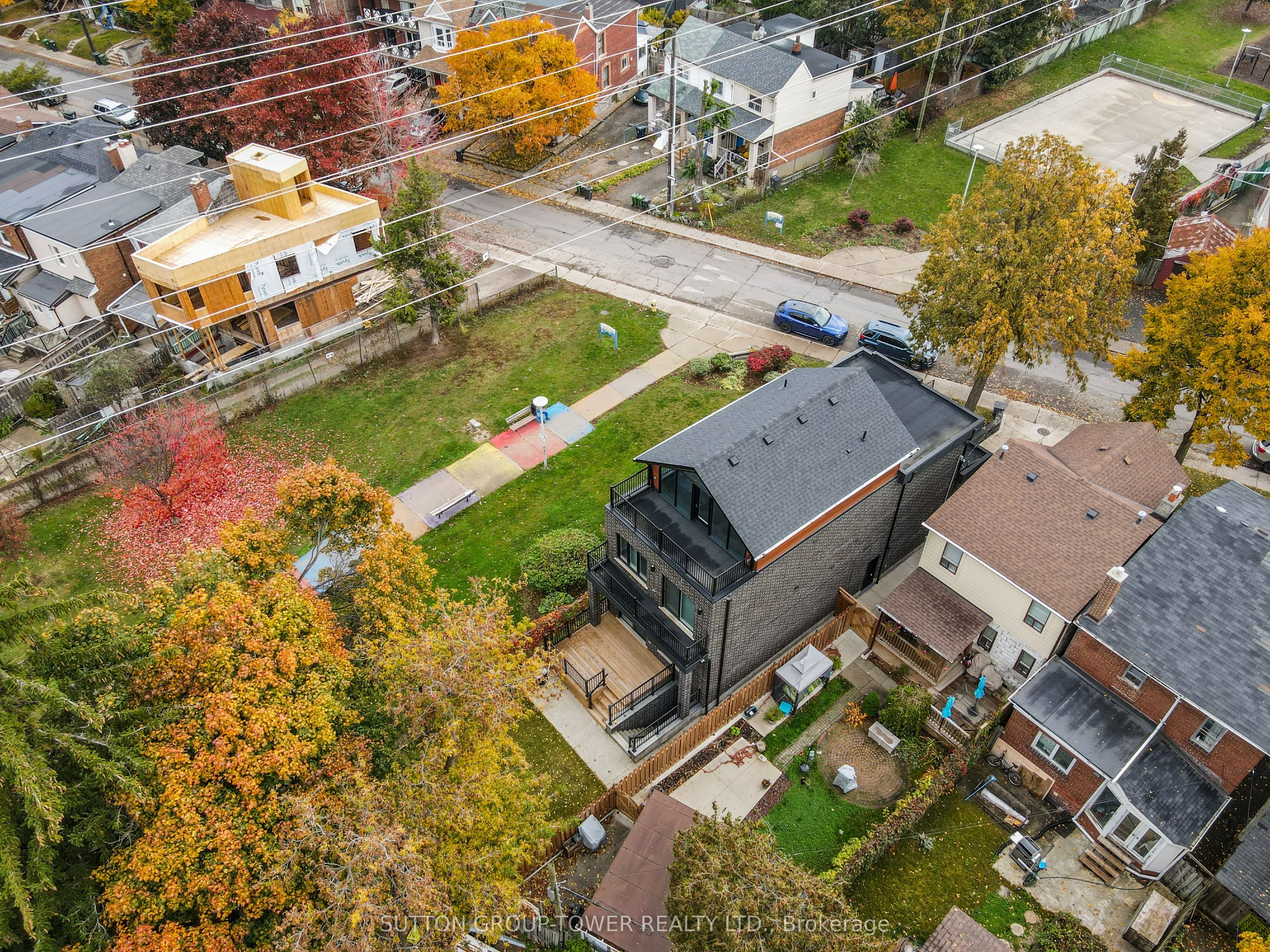 48 Silverthorn Avenue