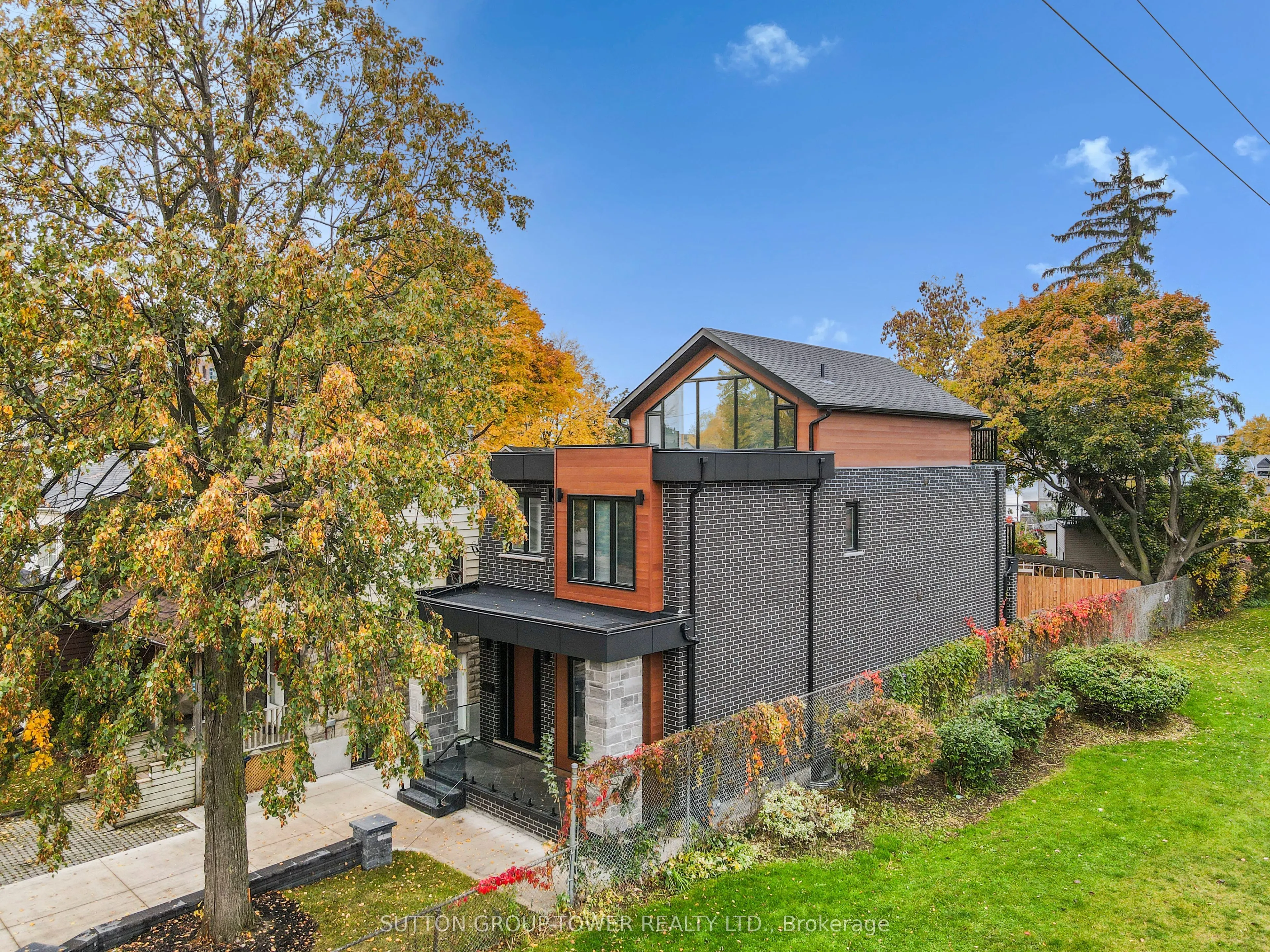 48 Silverthorn Avenue
