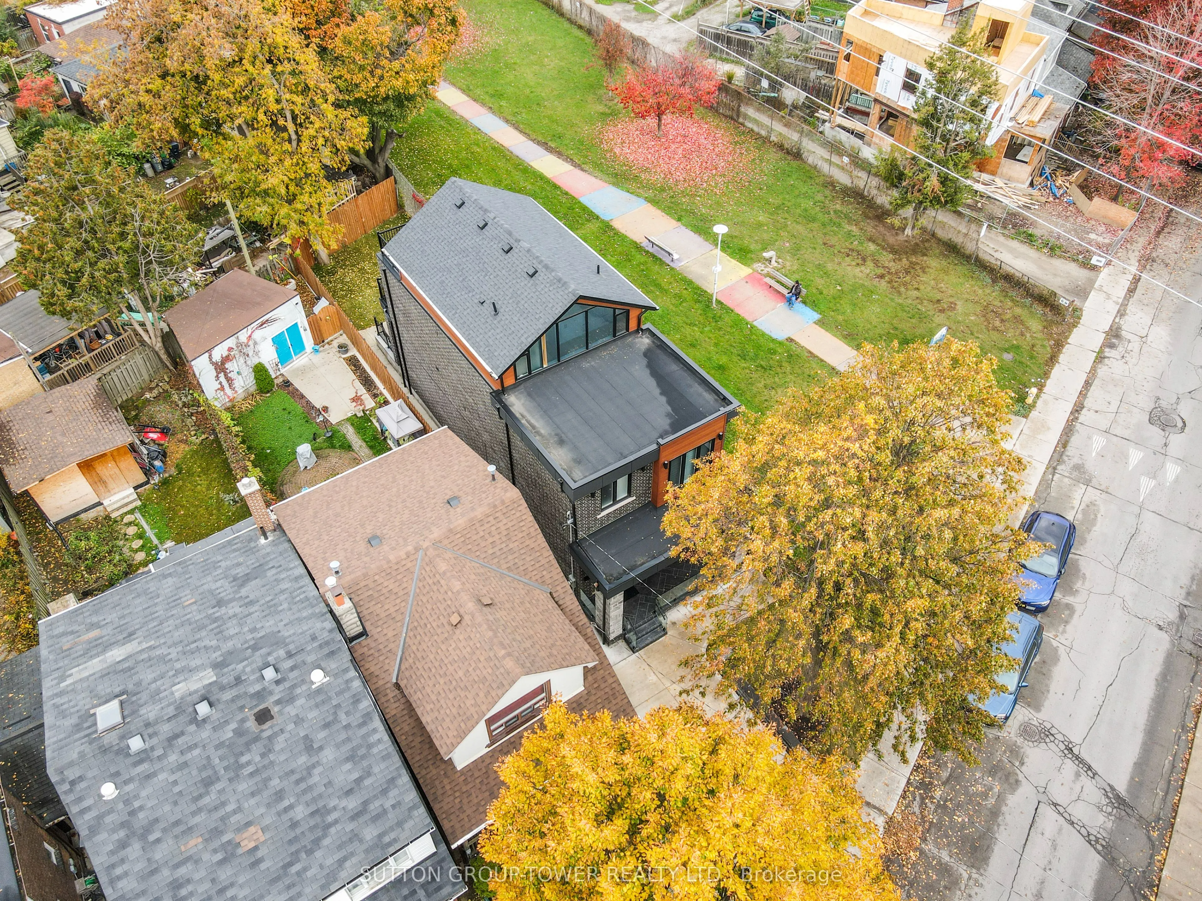 48 Silverthorn Avenue