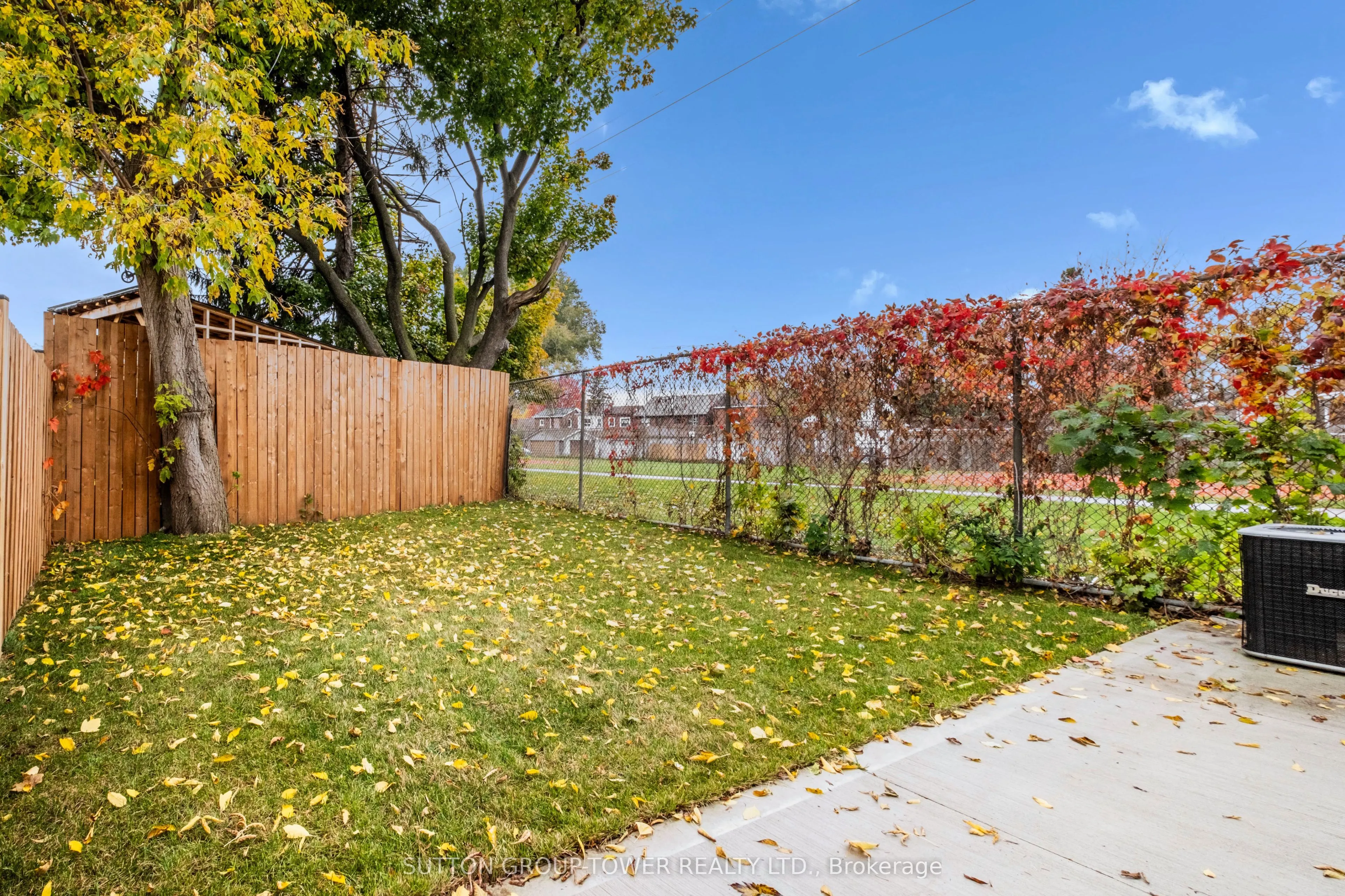 48 Silverthorn Avenue