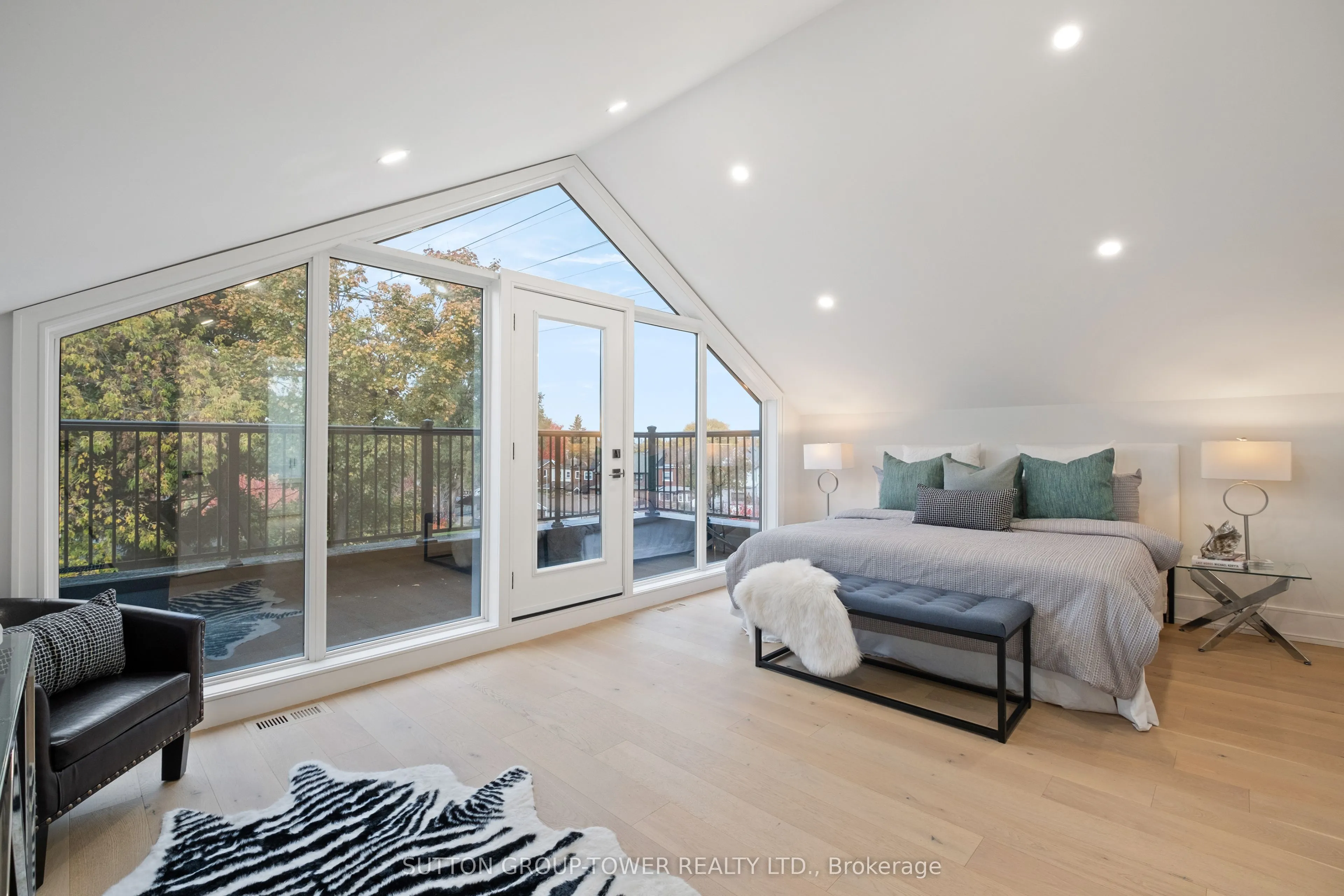 48 Silverthorn Avenue