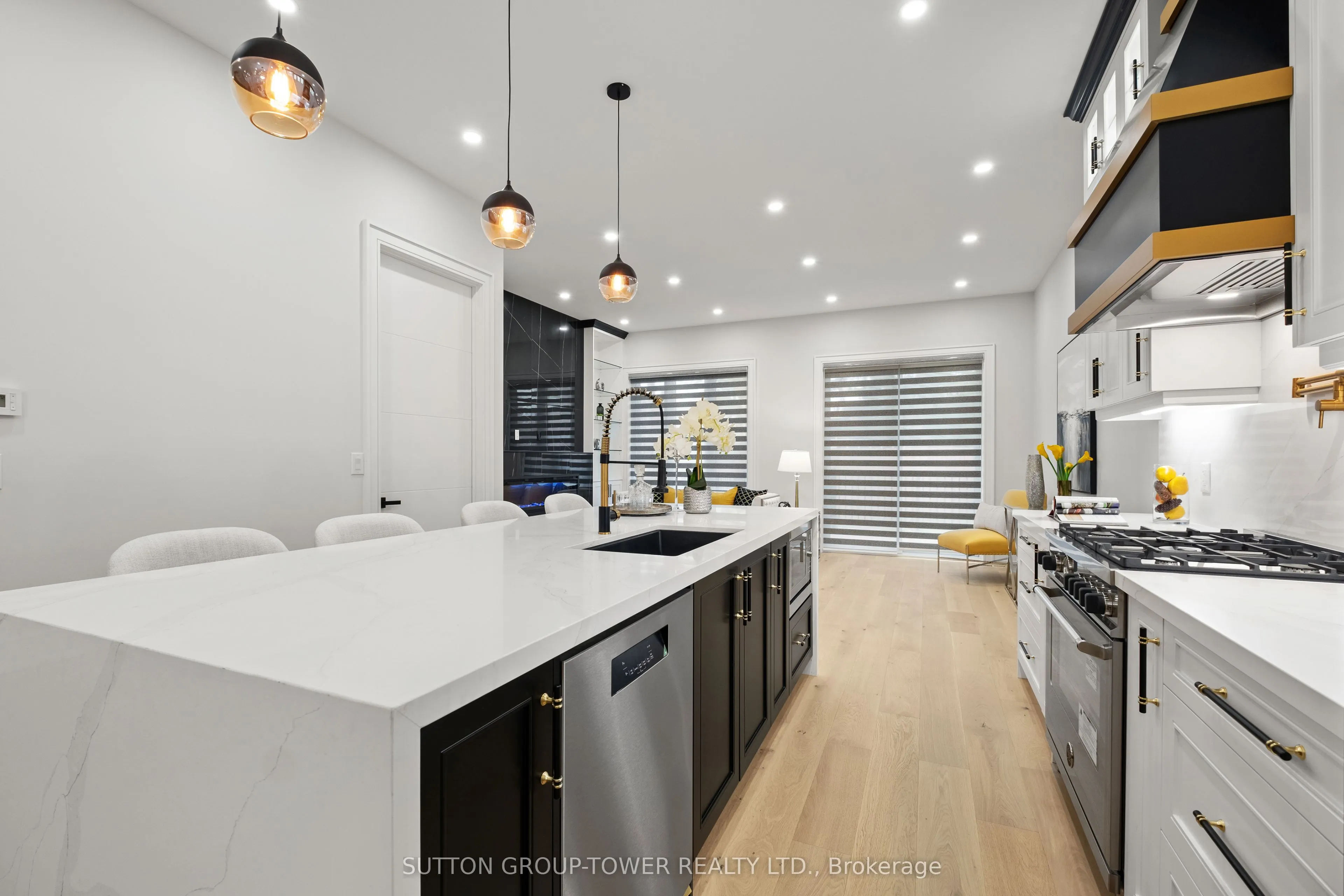 48 Silverthorn Avenue