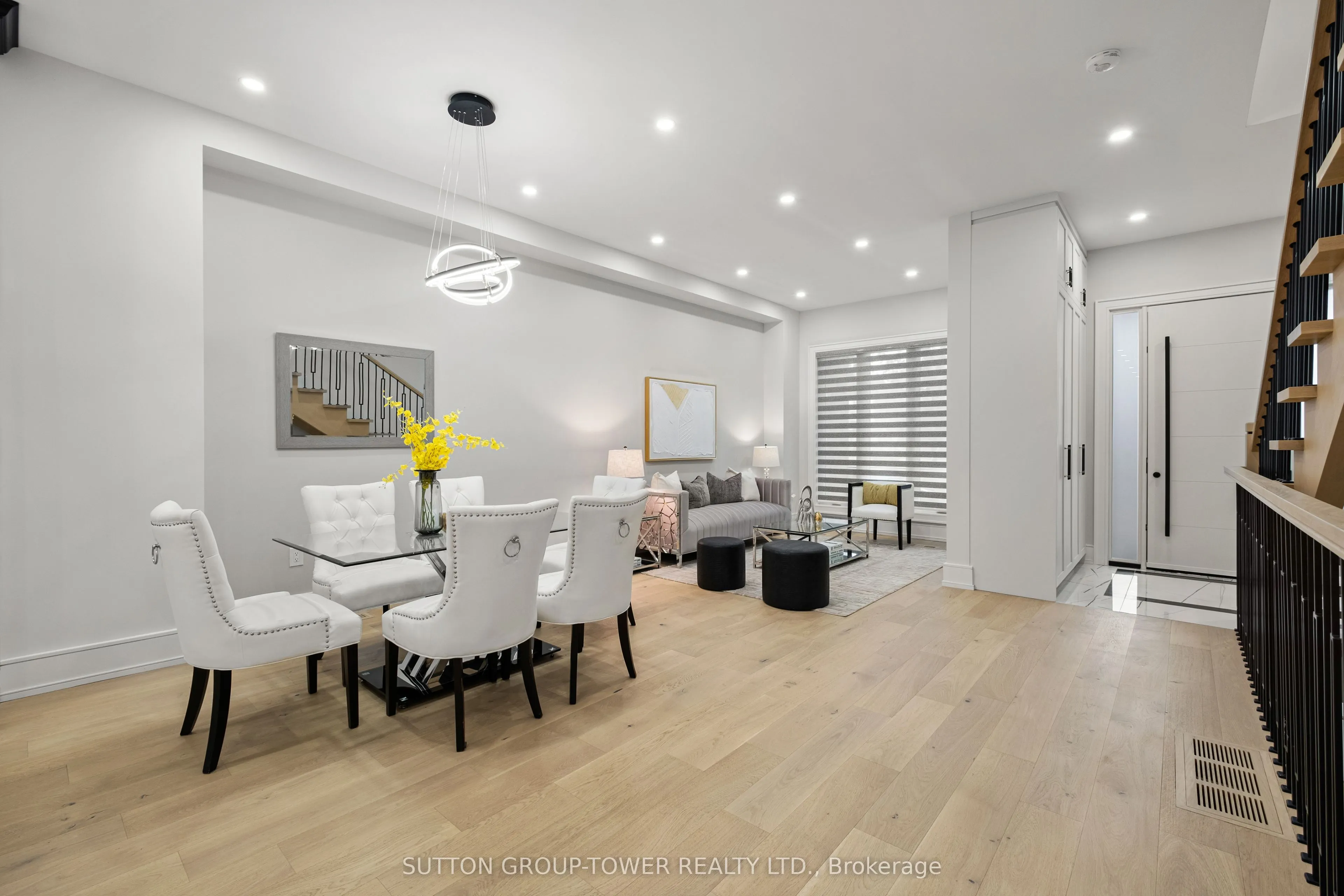 48 Silverthorn Avenue