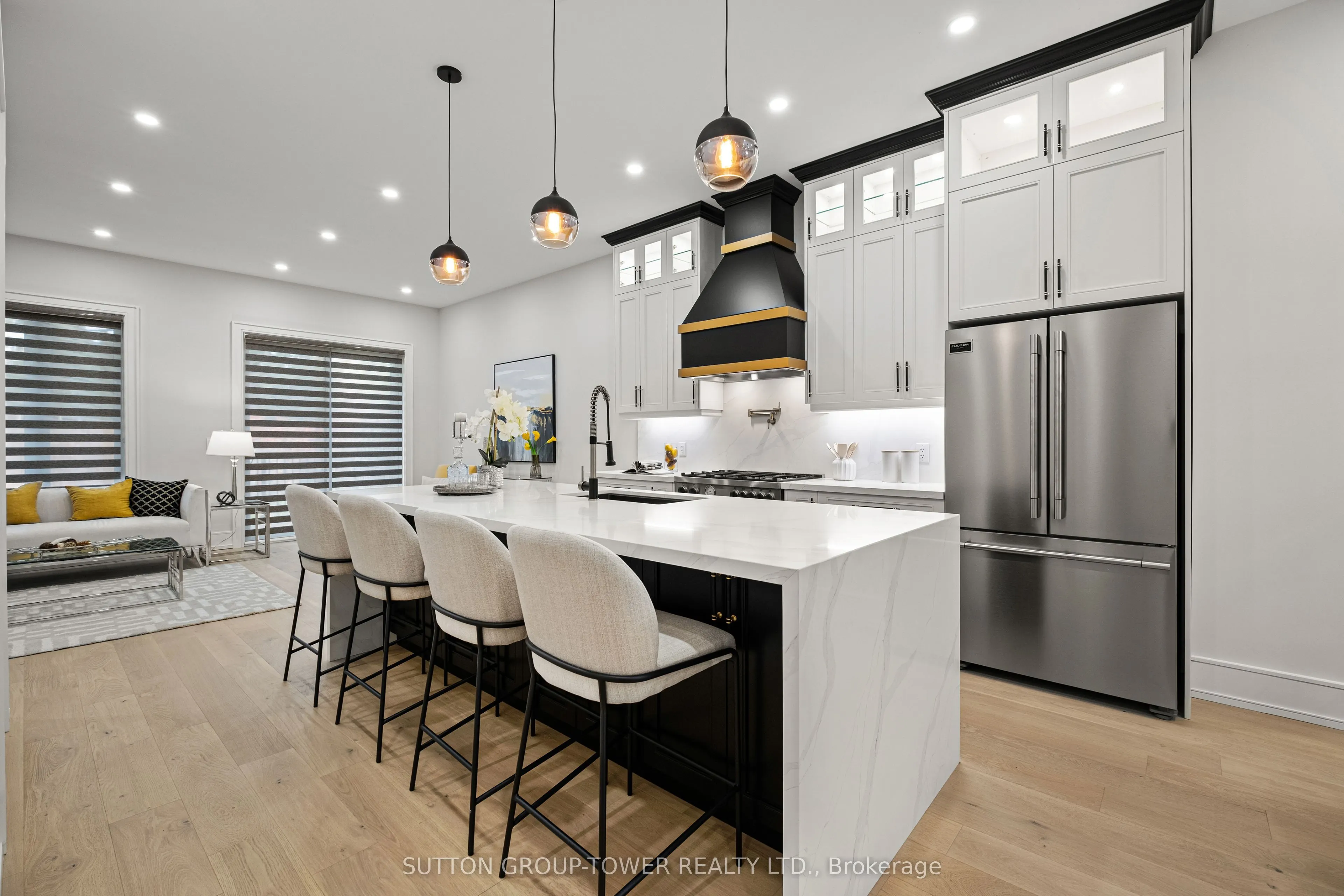 48 Silverthorn Avenue