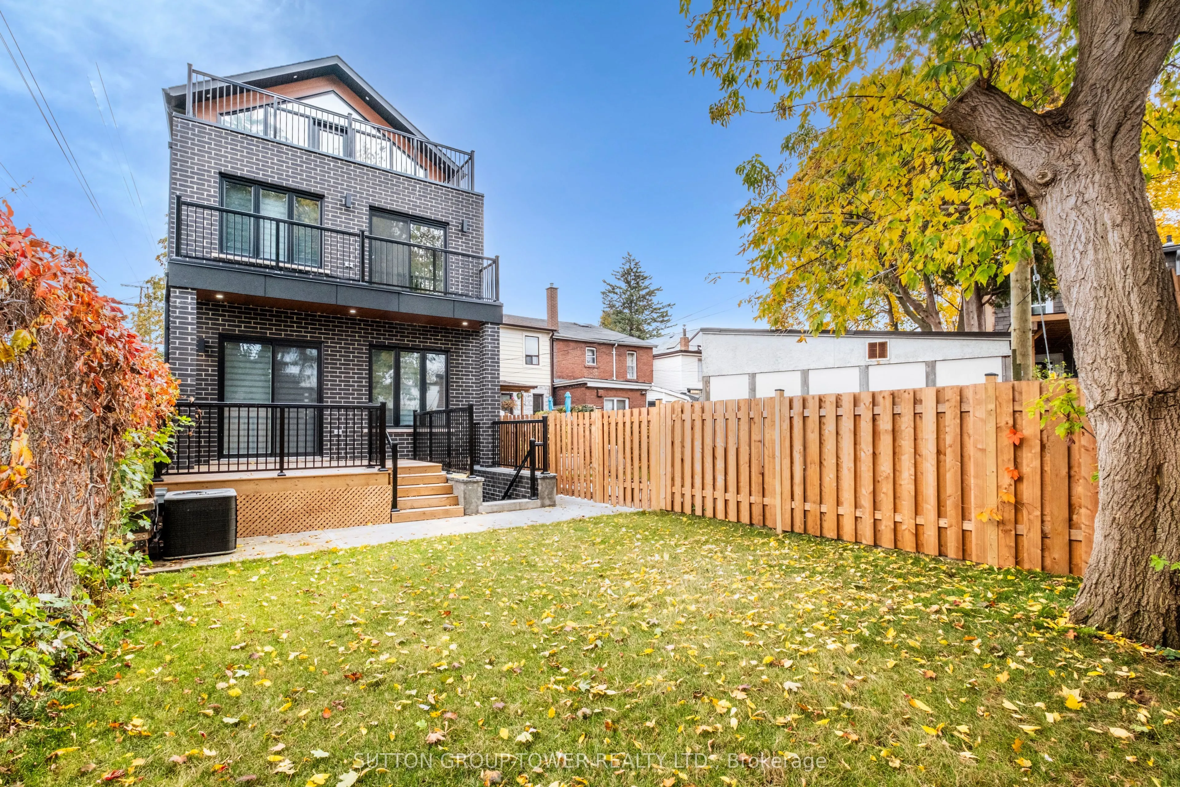 48 Silverthorn Avenue