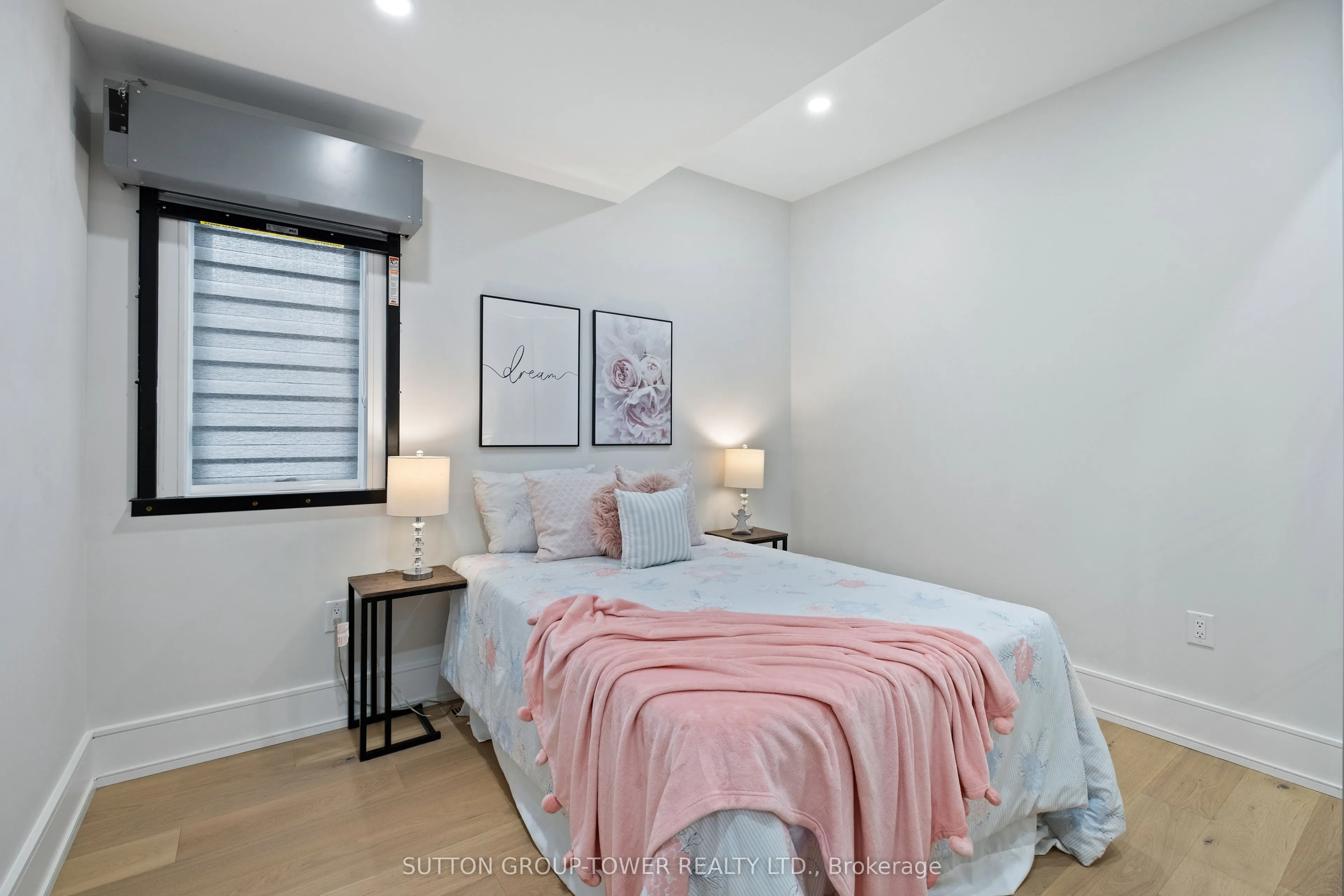 48 Silverthorn Avenue