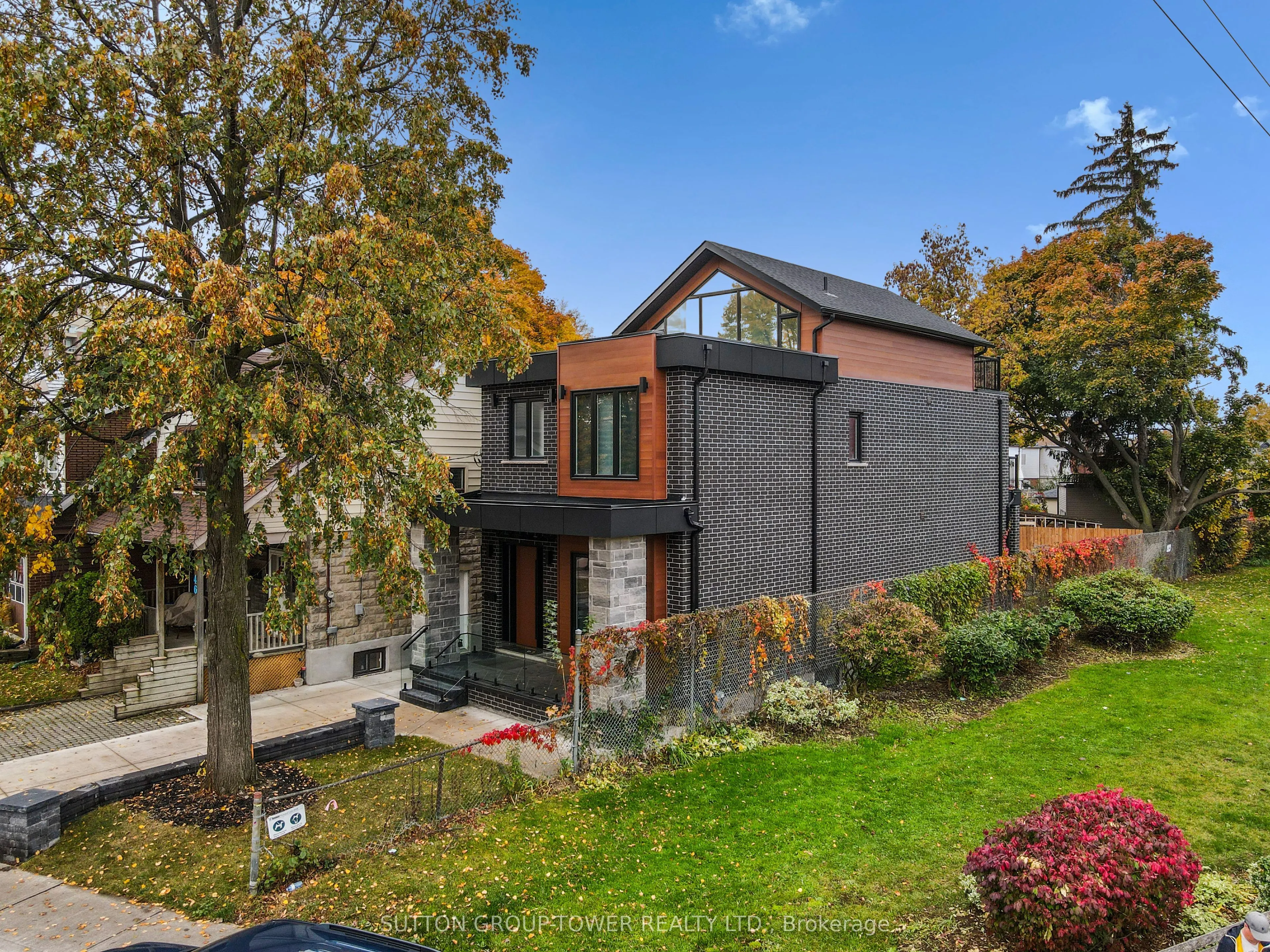 48 Silverthorn Avenue