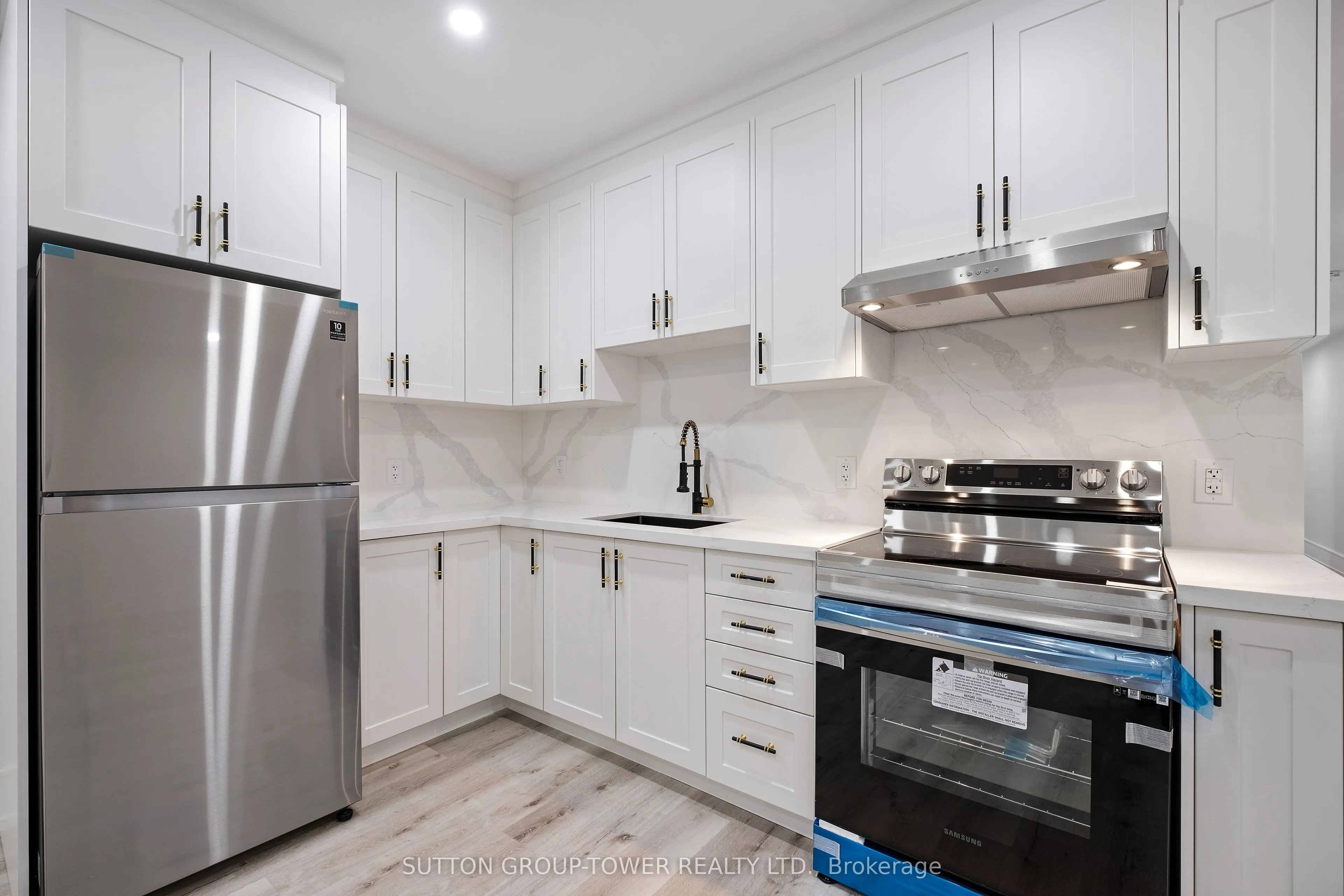 48 Silverthorn Avenue