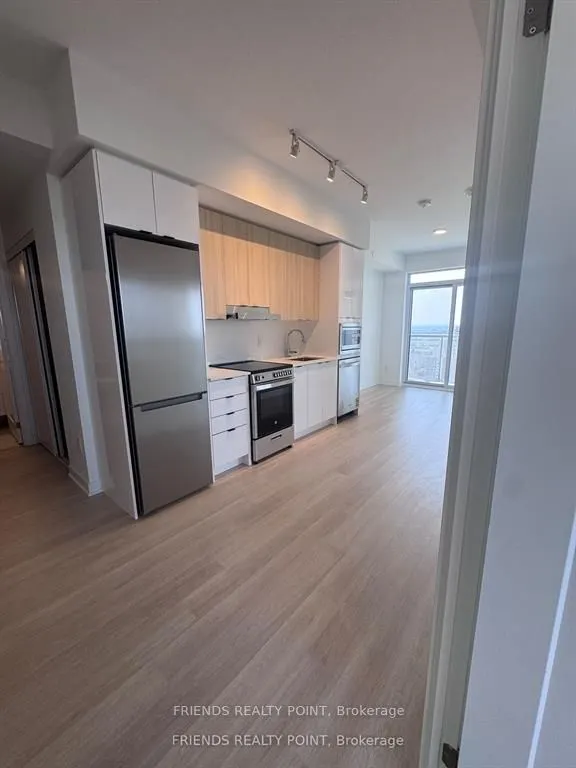 5105 Hurontario Street, #2111