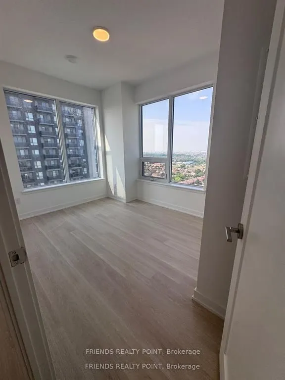5105 Hurontario Street, #2111