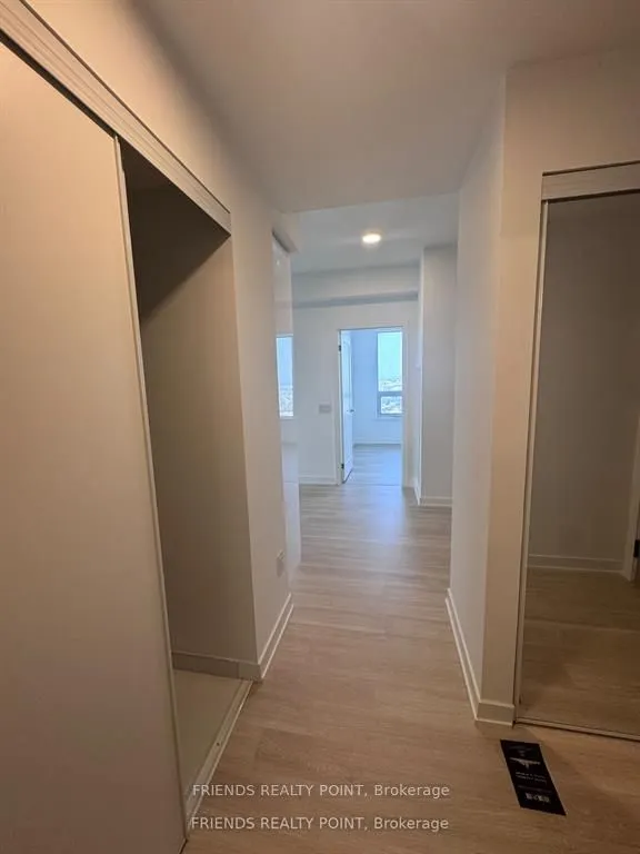 5105 Hurontario Street, #2111