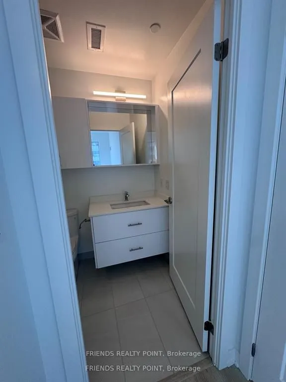 5105 Hurontario Street, #2111