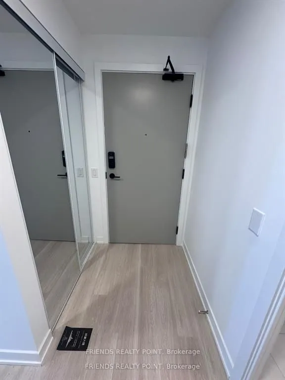 5105 Hurontario Street, #2111