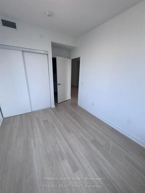 5105 Hurontario Street, #2111