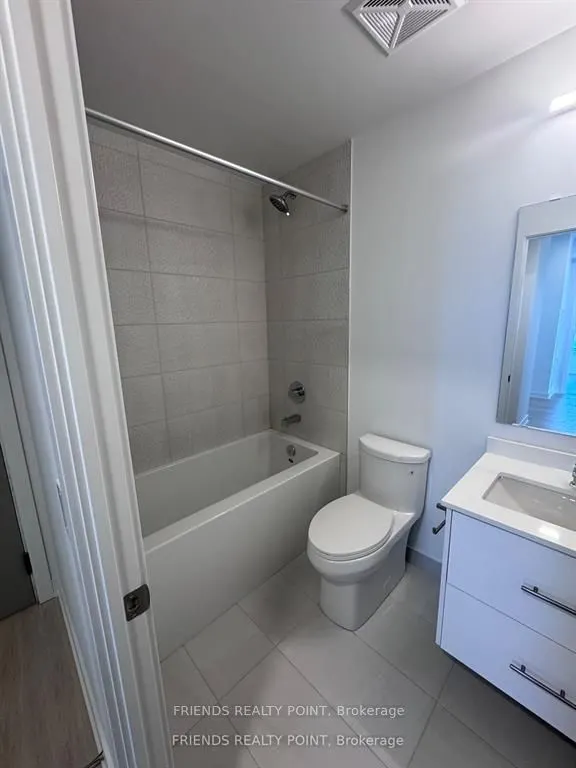 5105 Hurontario Street, #2111