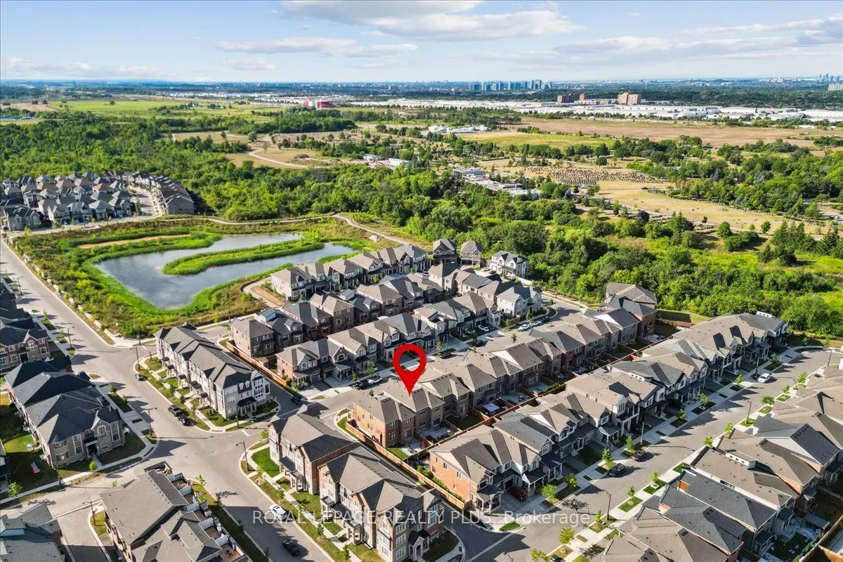 1416 Lakeport Crescent