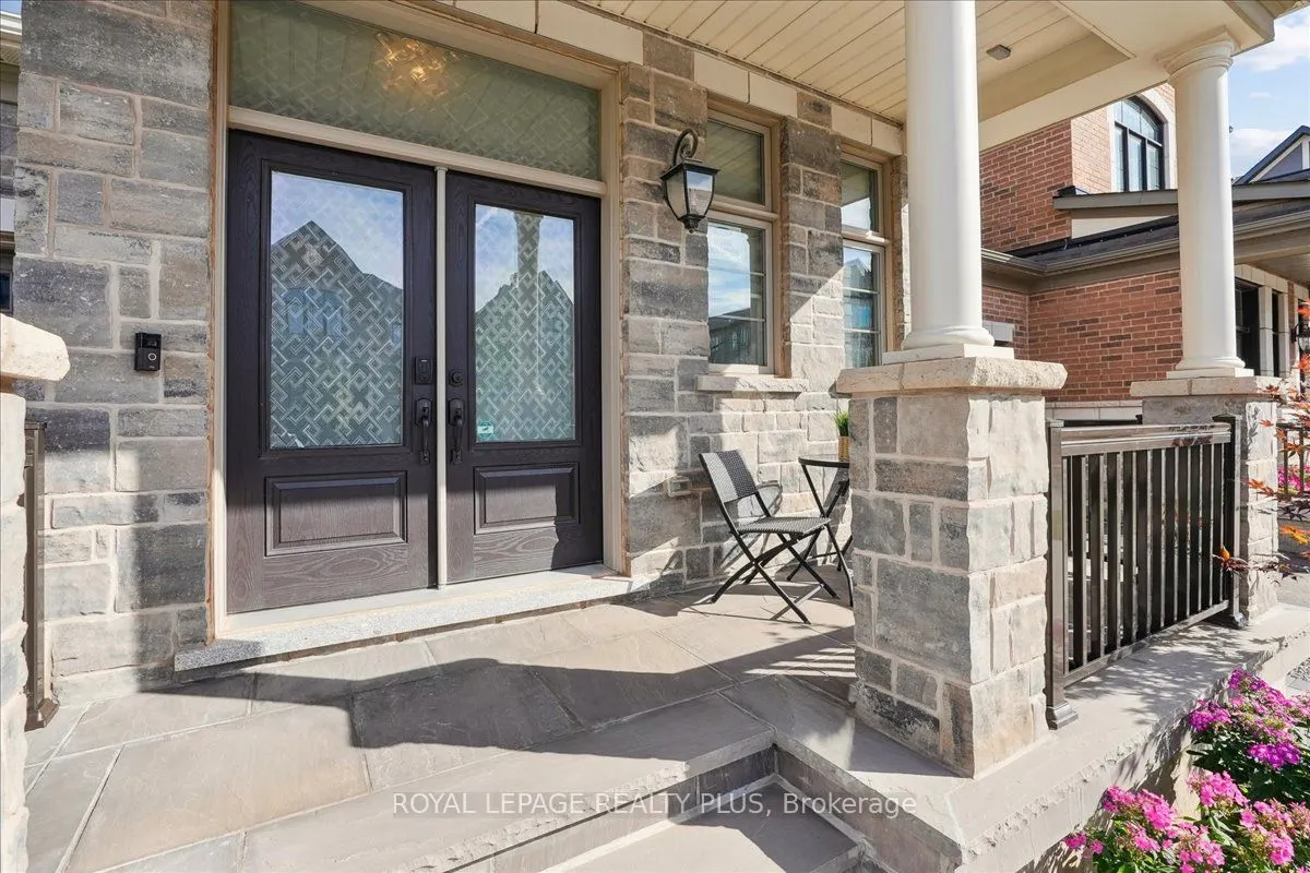 1416 Lakeport Crescent