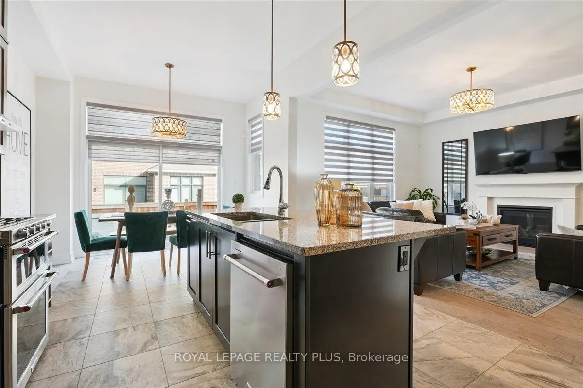 1416 Lakeport Crescent