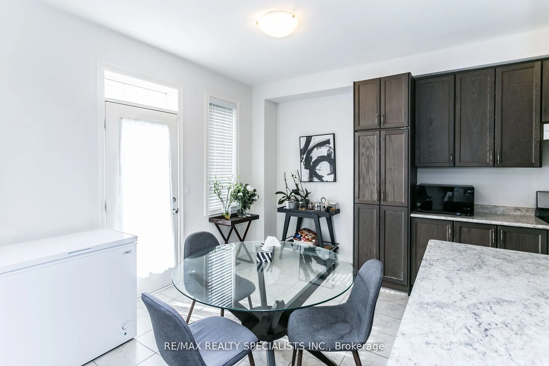 1558 Carr Landing