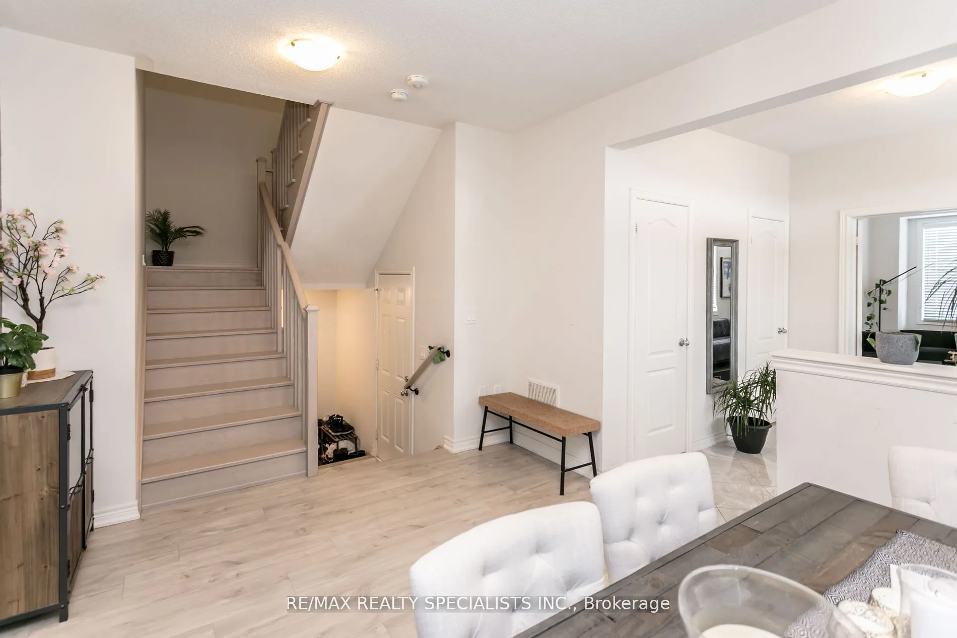 1558 Carr Landing