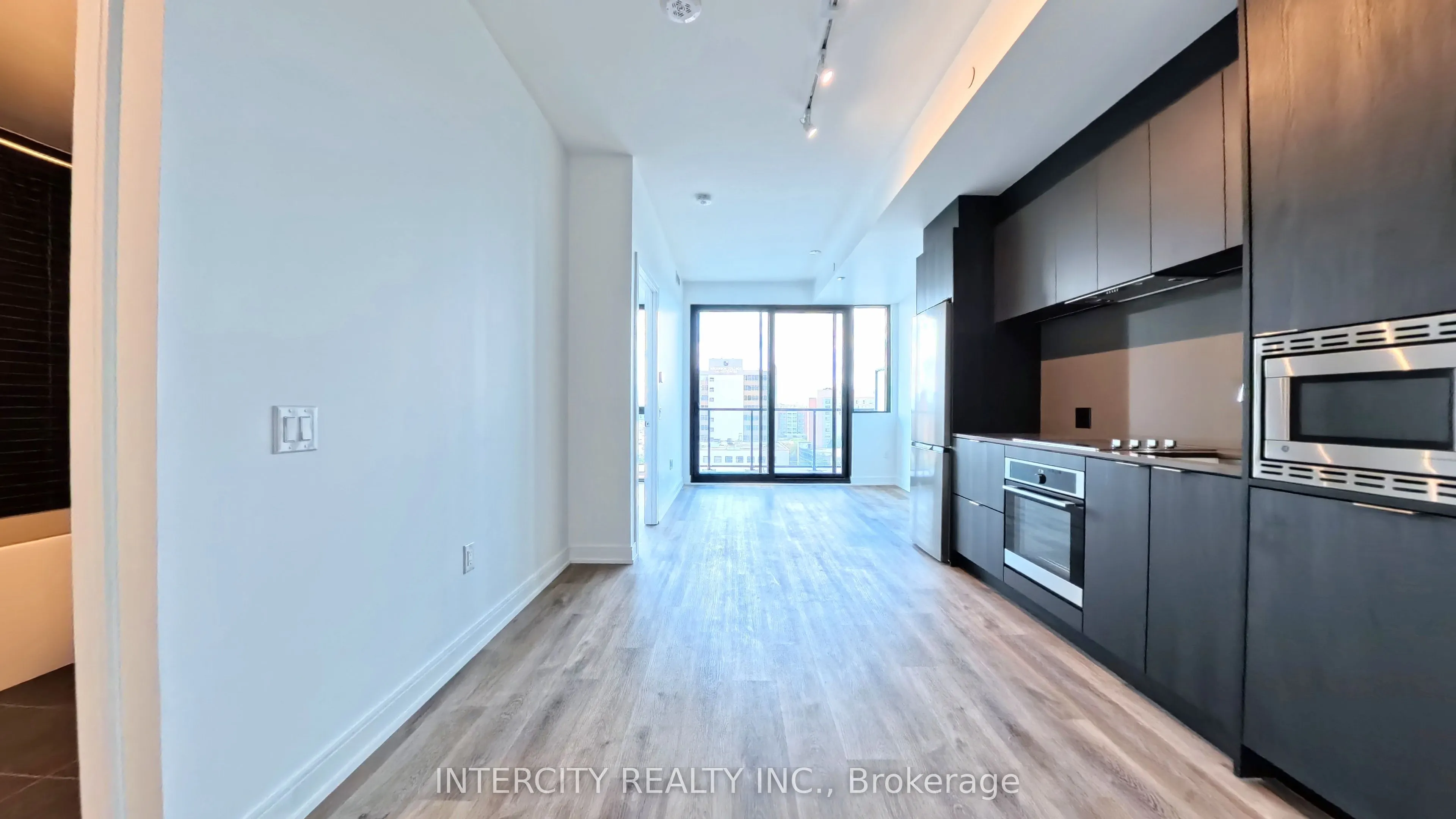 3009 Novar Road, #806