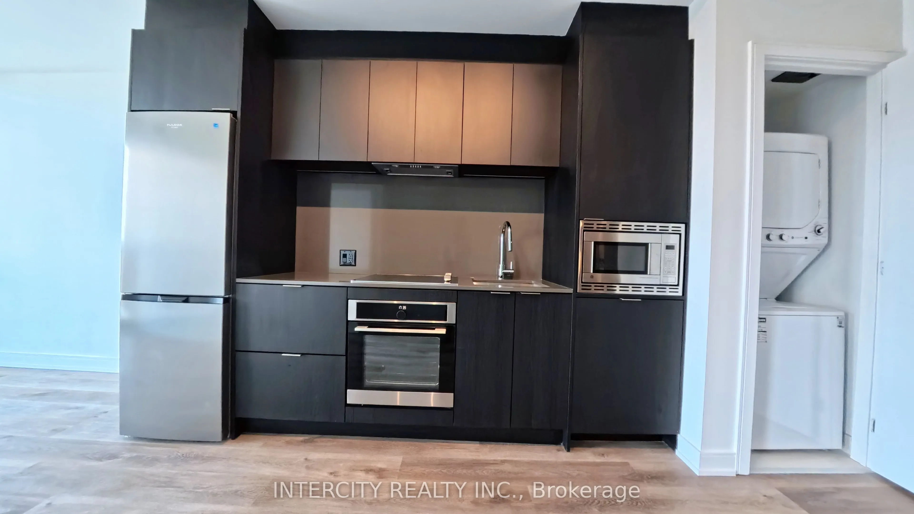 3009 Novar Road, #806