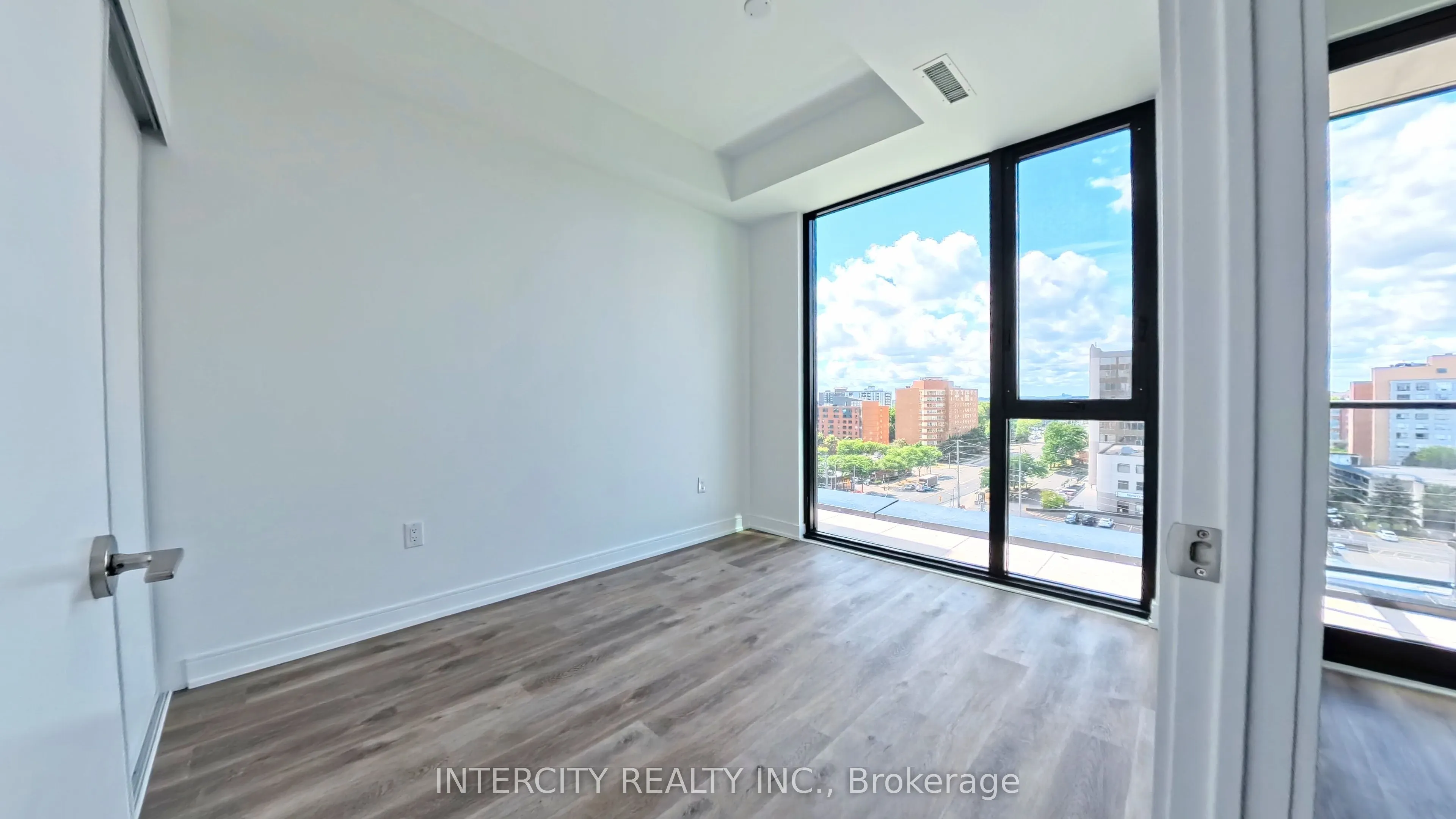 3009 Novar Road, #806