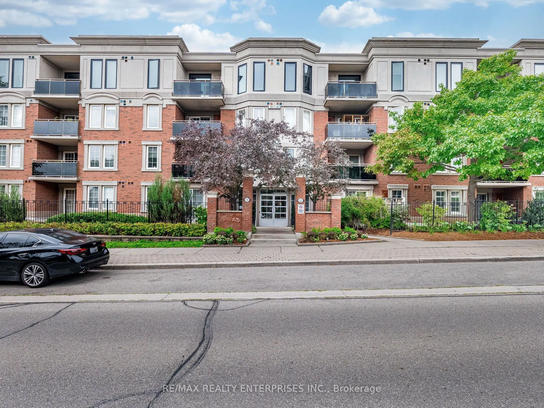 2300 Parkhaven Boulevard, #303