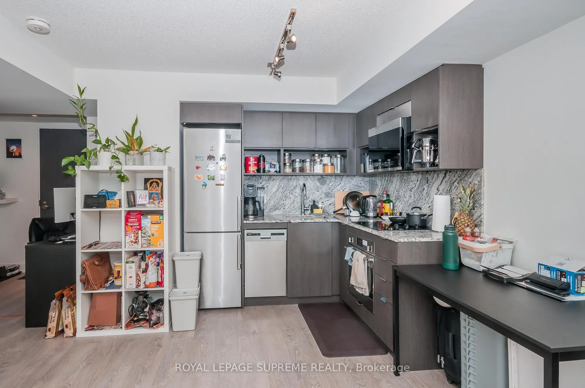 9 Mabelle Avenue, #1417