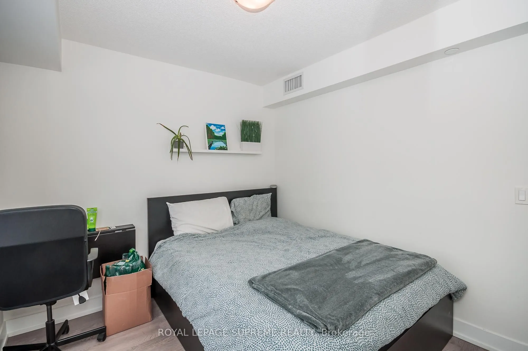 9 Mabelle Avenue, #1417