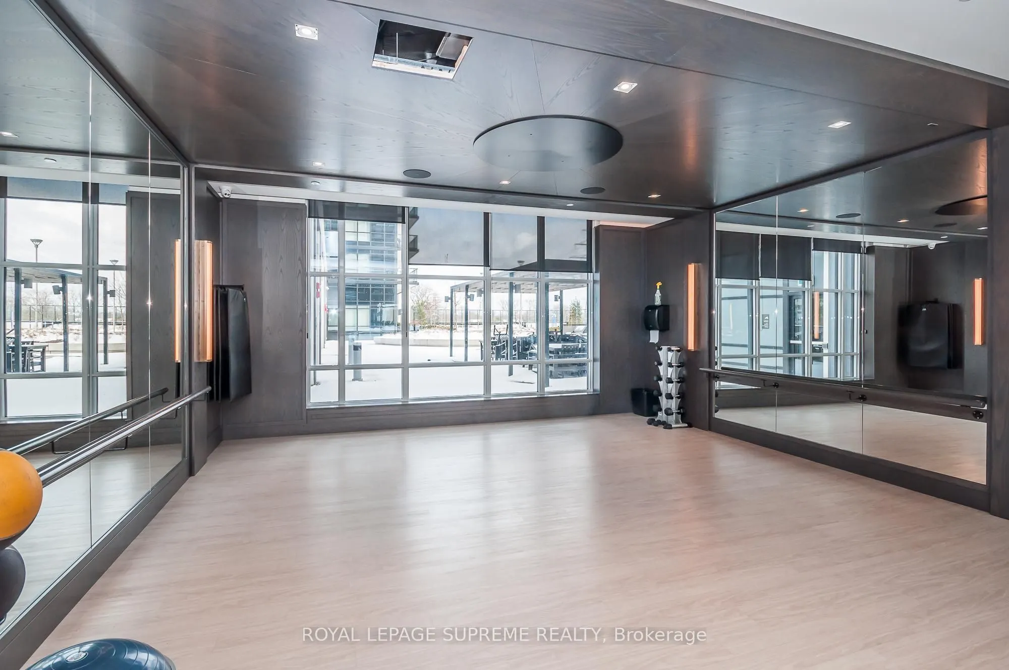 9 Mabelle Avenue, #1417