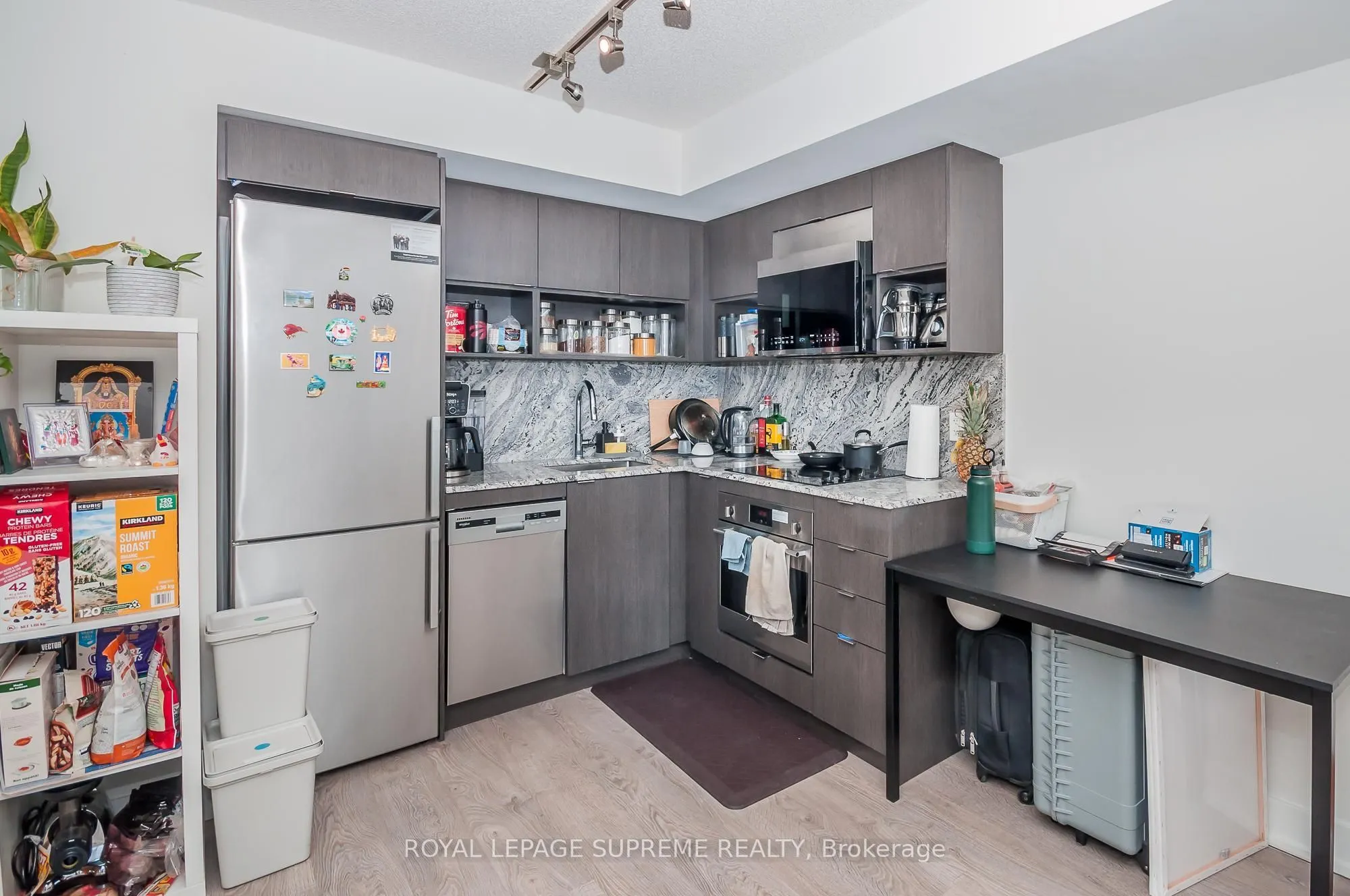 9 Mabelle Avenue, #1417