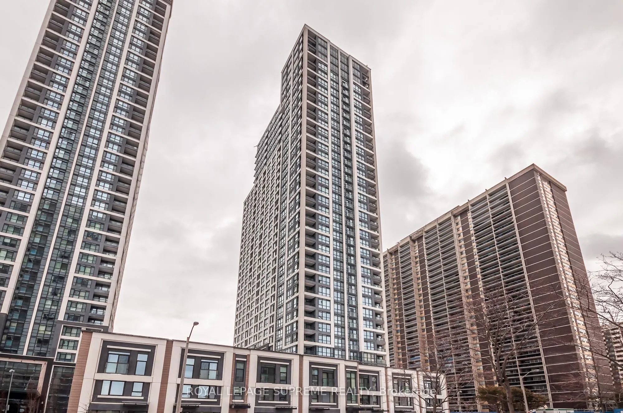 9 Mabelle Avenue, #1417