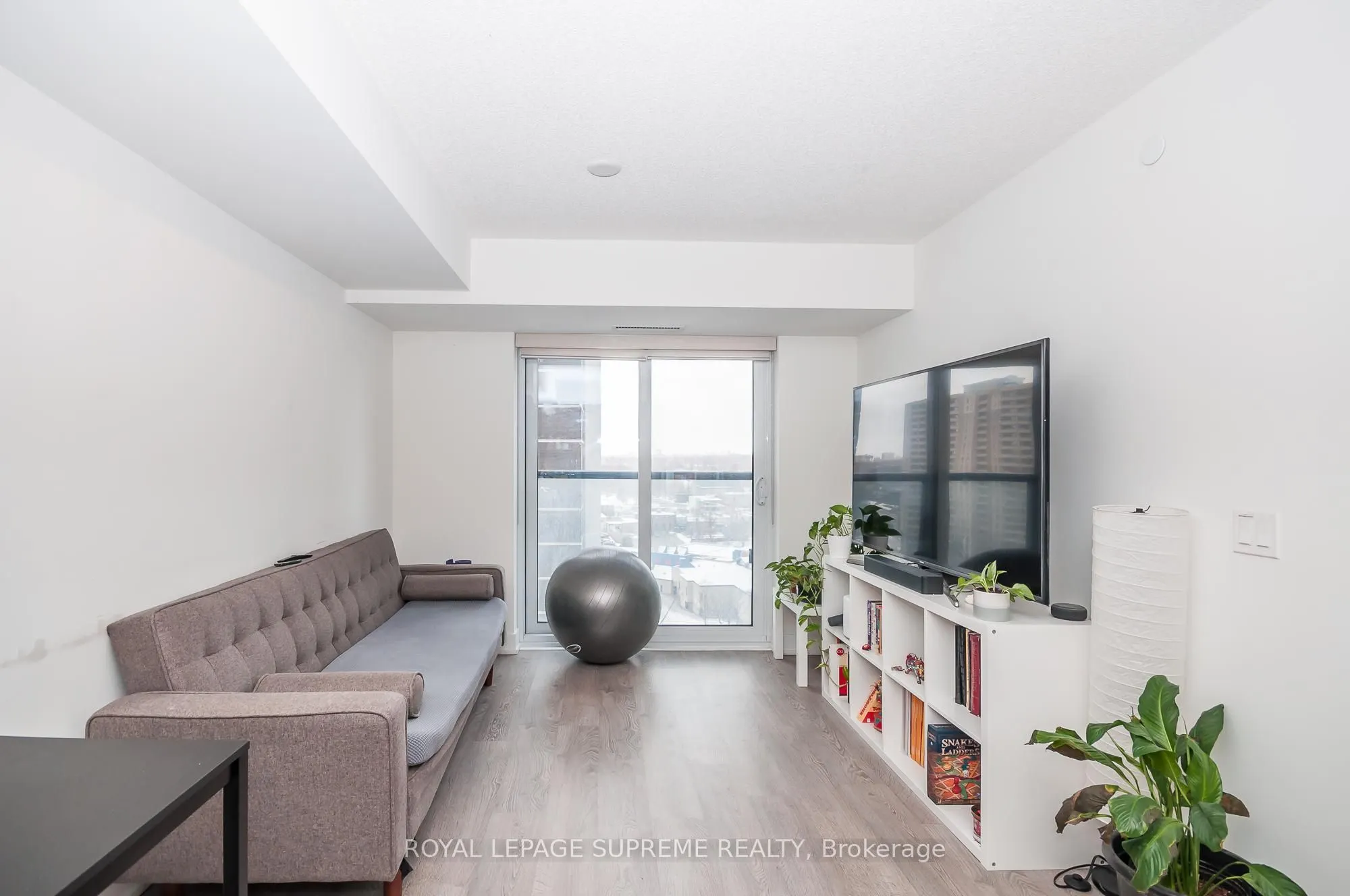 9 Mabelle Avenue, #1417