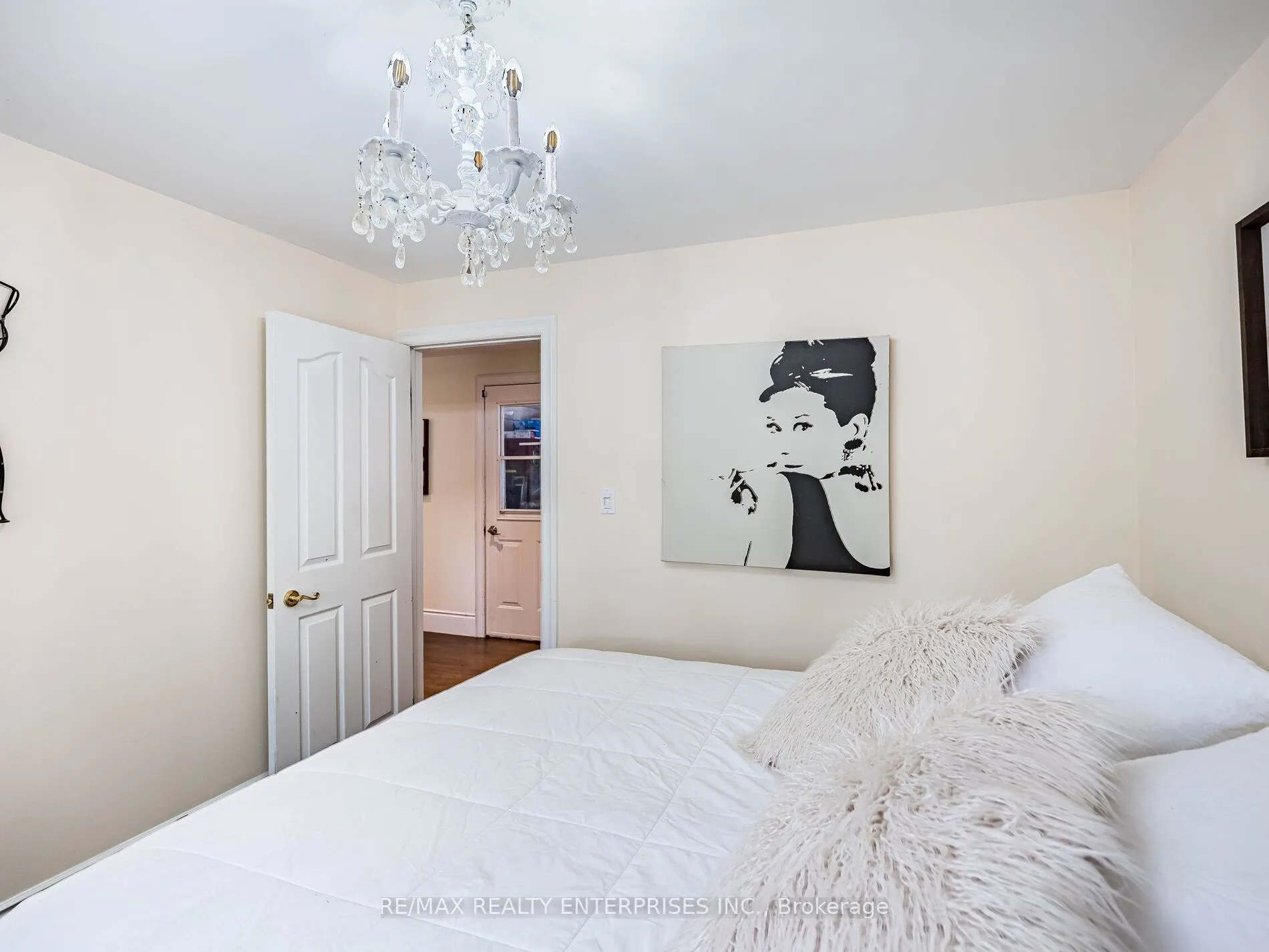 8375 Credit View Road