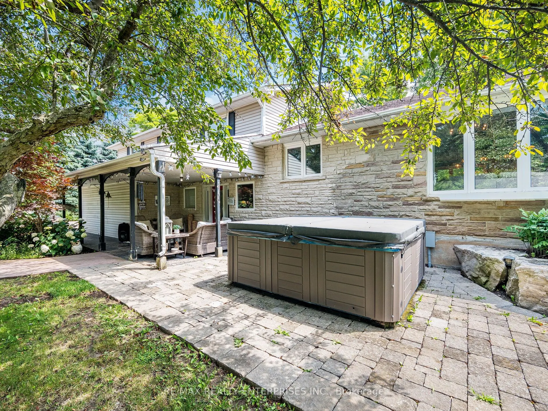 8375 Credit View Road