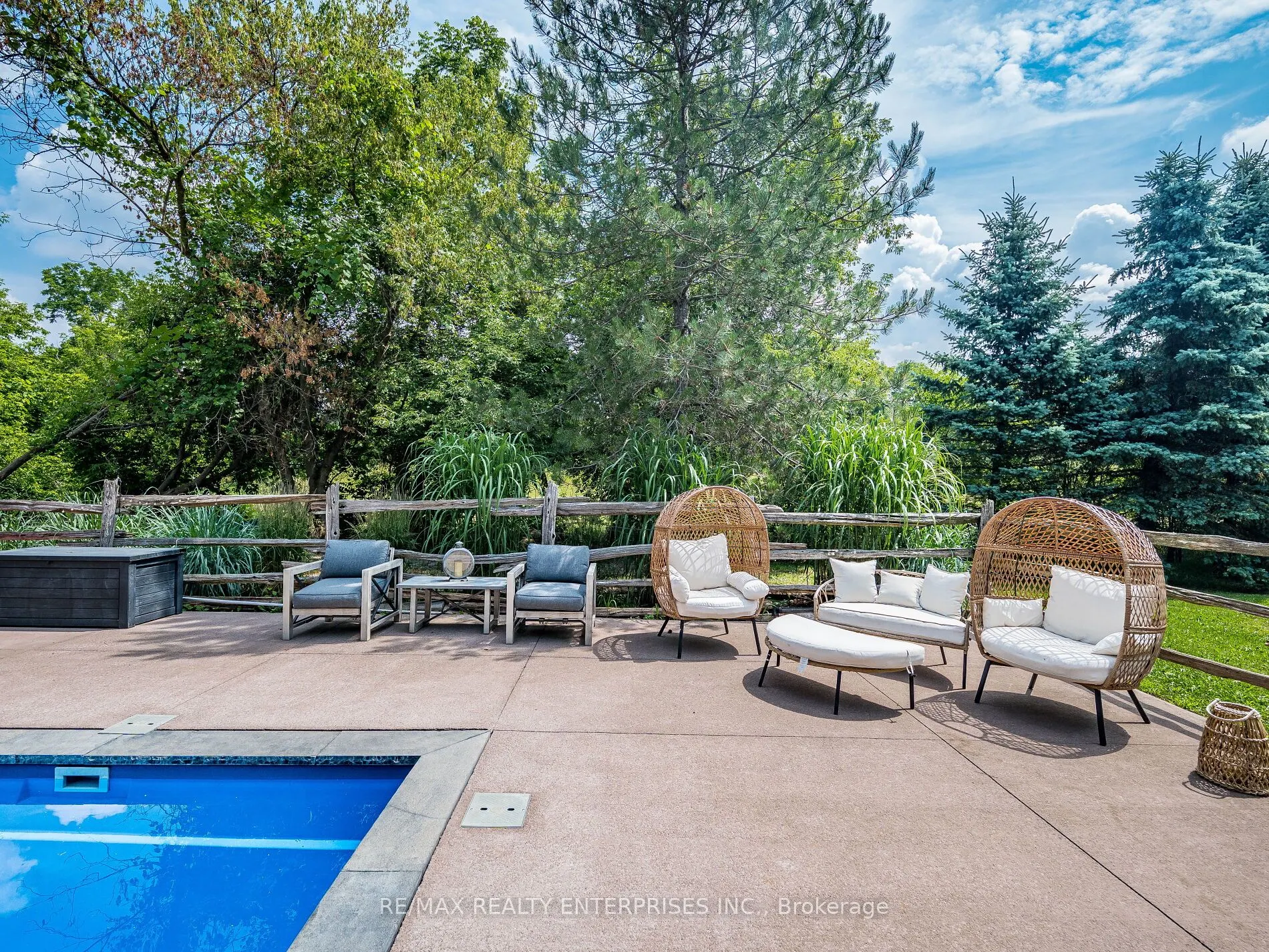 8375 Credit View Road