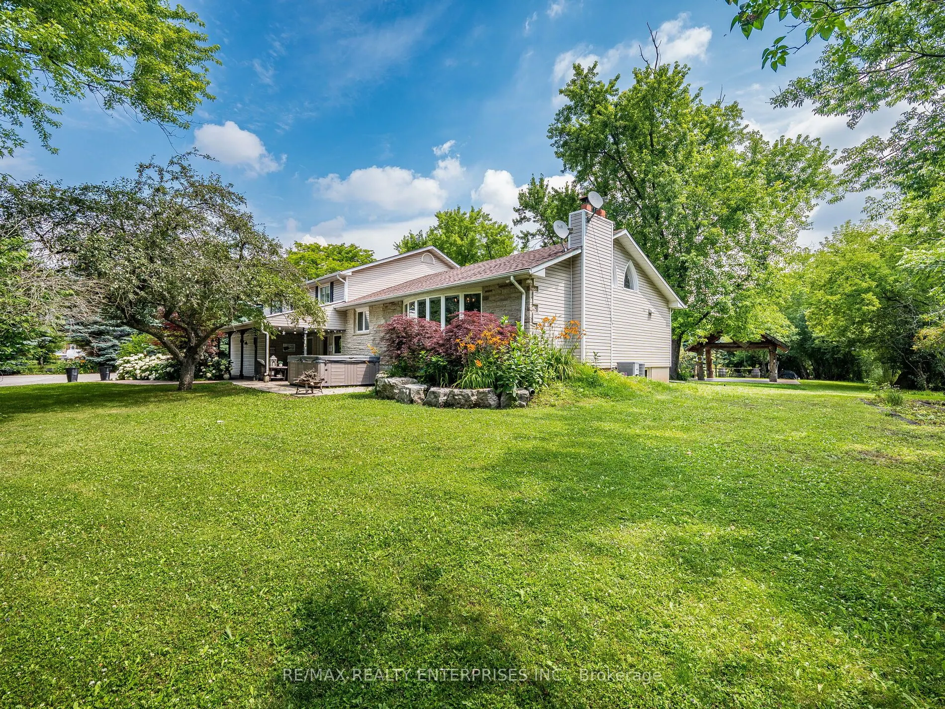8375 Credit View Road