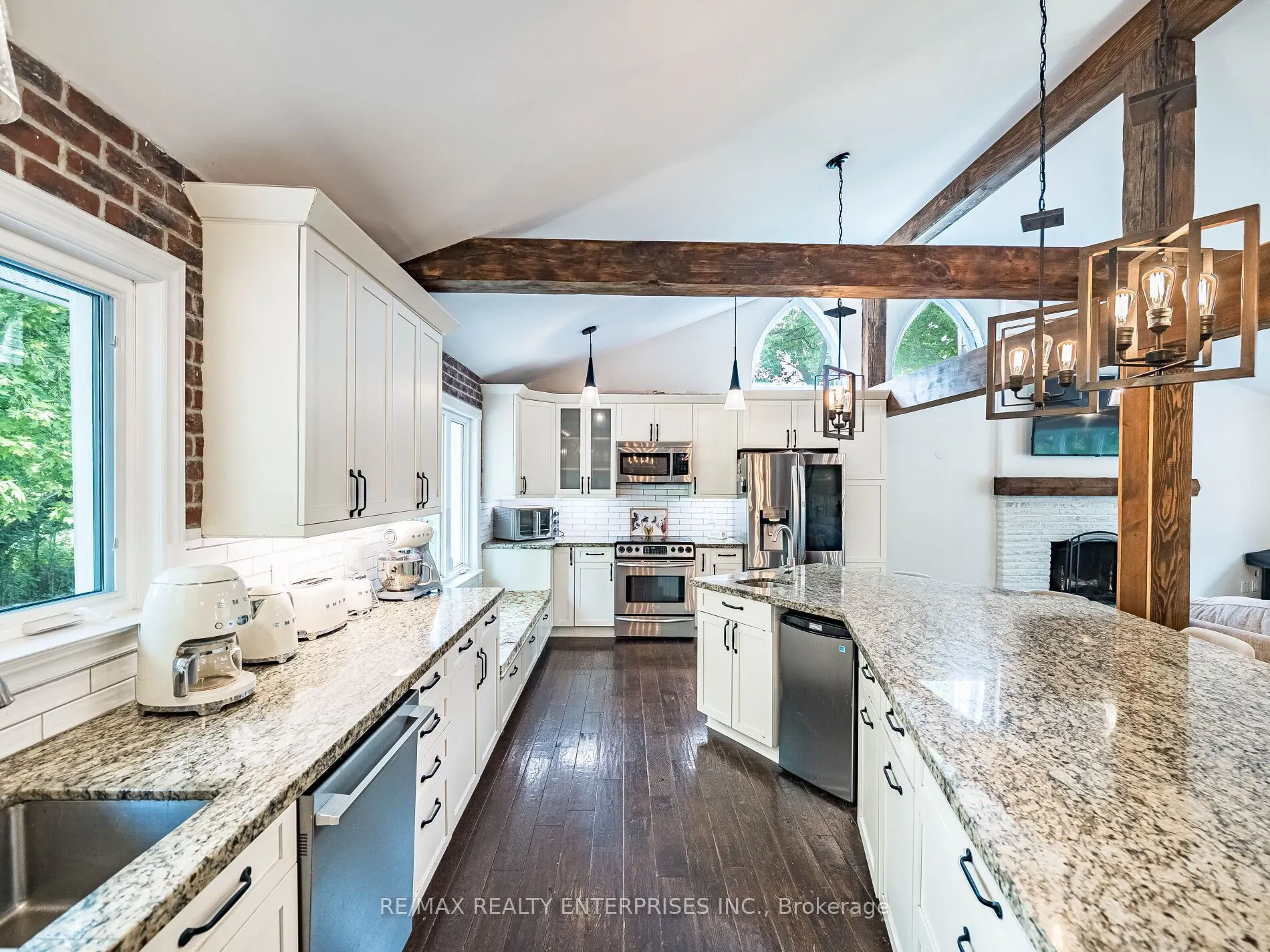 8375 Credit View Road